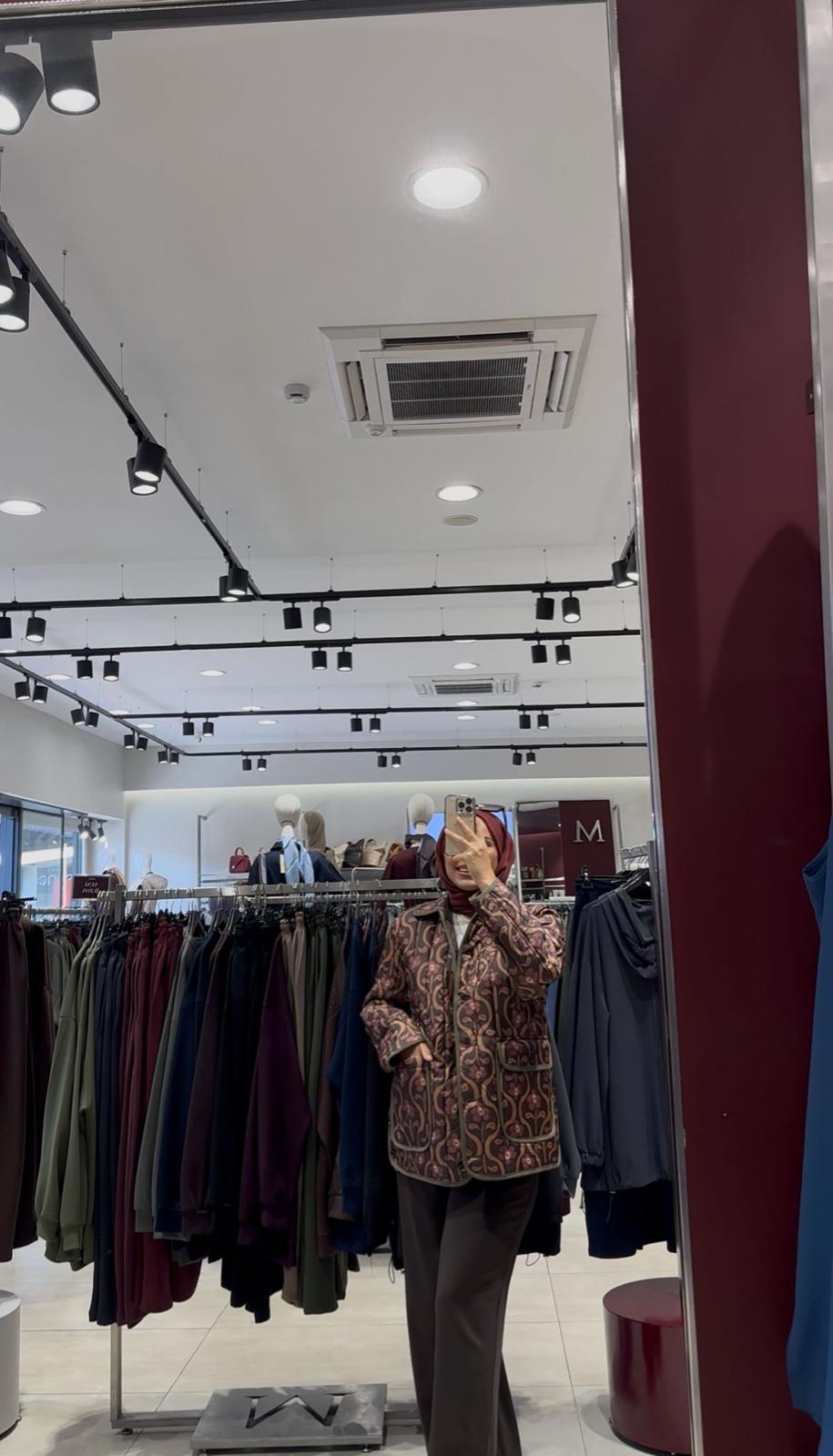 Minel Kadın Kahverengi Desenli Kapitone Ceket 01