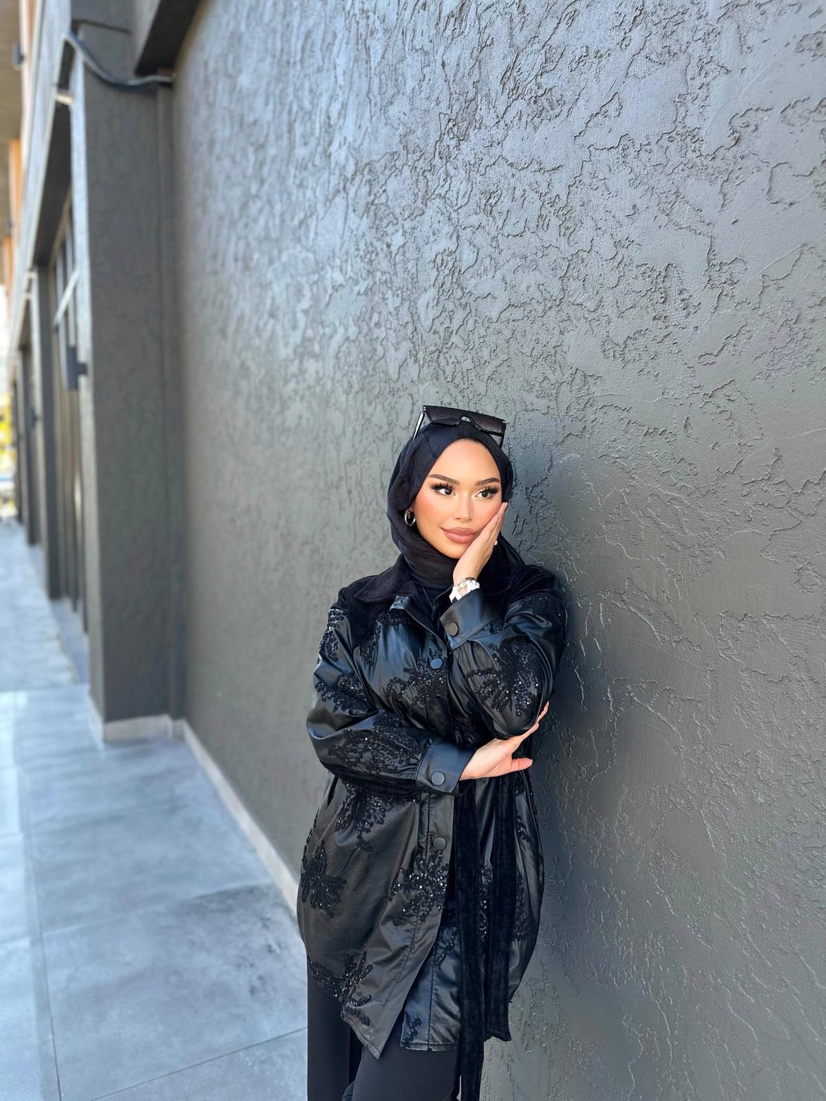 Kadın Deri Nakışlı Kap