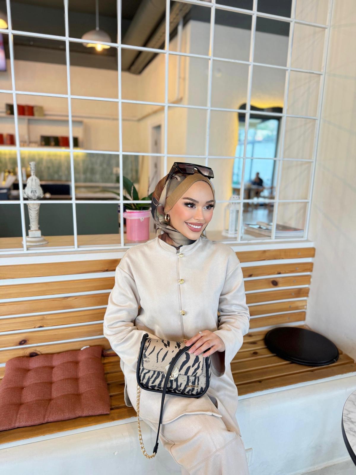 Kadın Gold Düğme Detaylı Nubuk Ceket