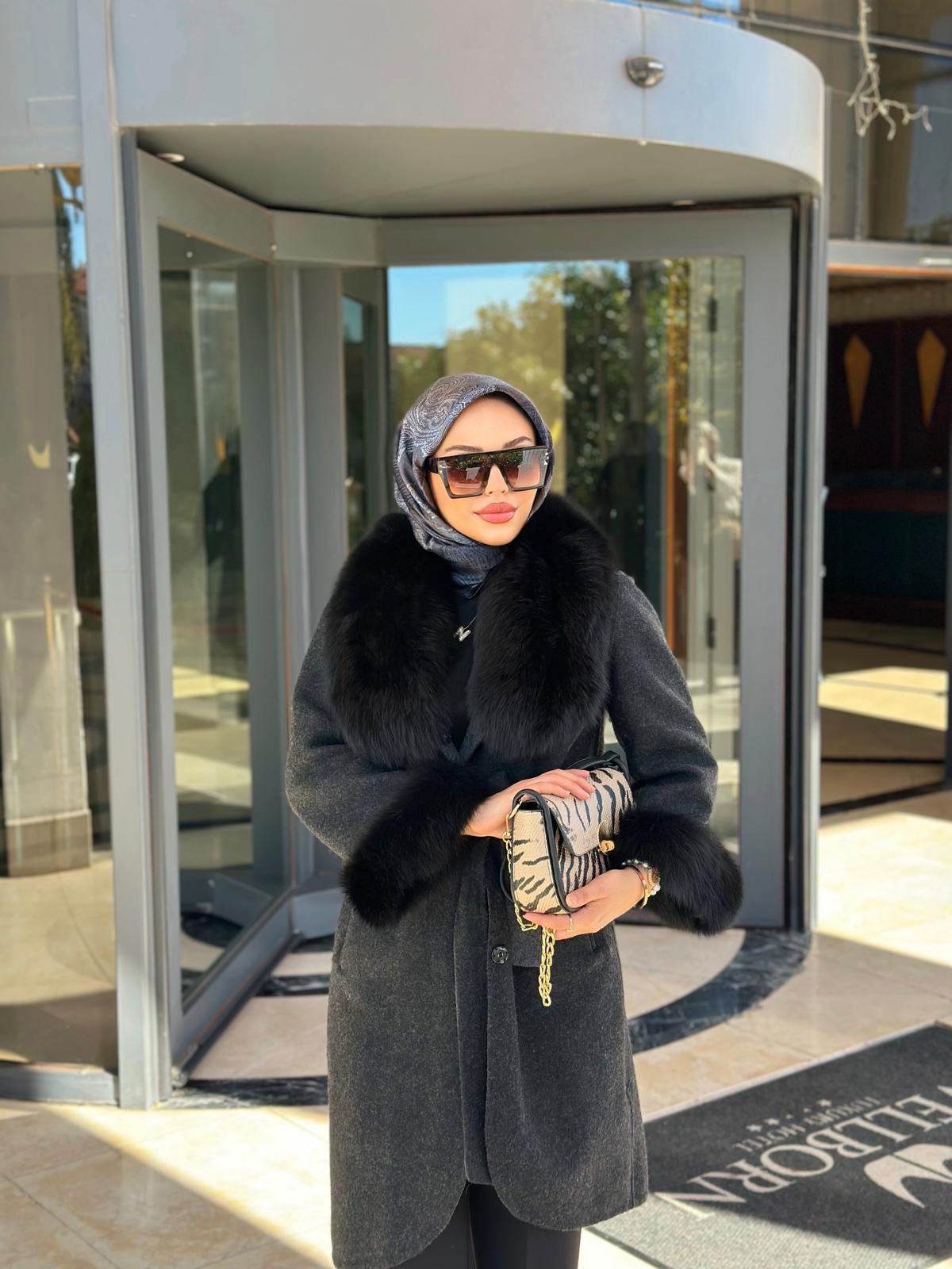 Minel Yakası Kürklü Kaban