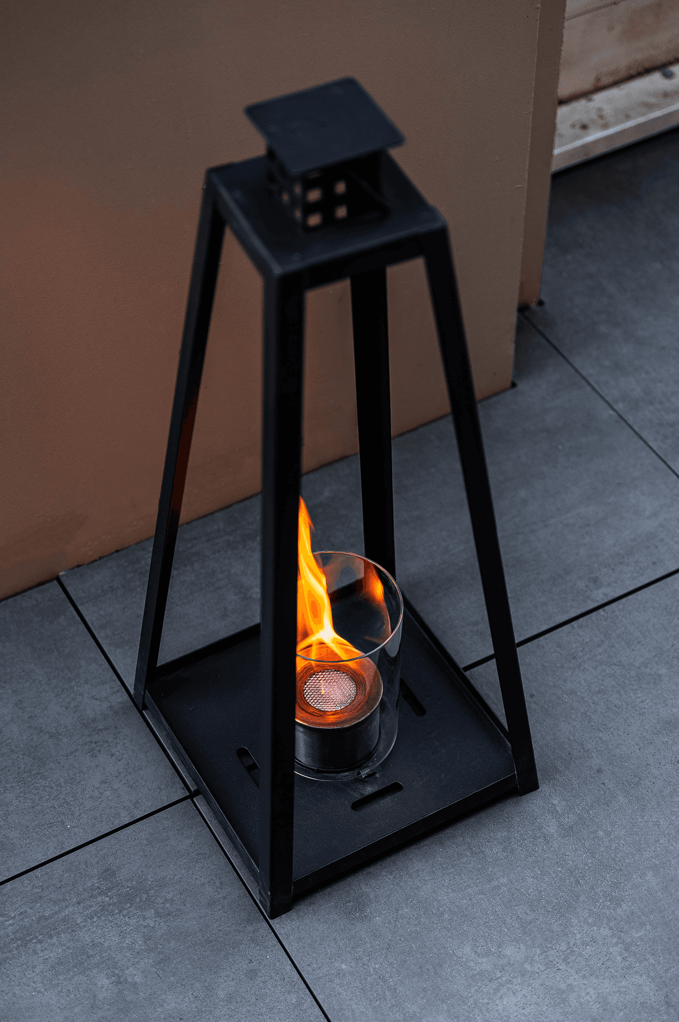 "LANTERN" Mega Metal Şömine +1 Litre Tabart Fire Şömine Yakıtı (70cm) - Siyah