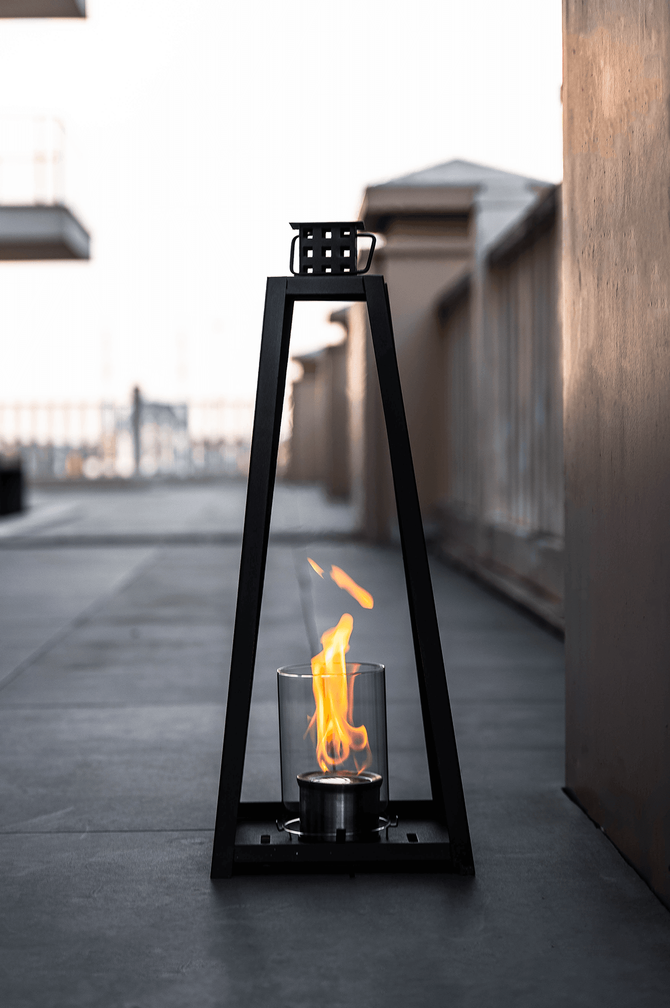 "LANTERN" Mega Metal Şömine +1 Litre Tabart Fire Şömine Yakıtı (70cm) - Siyah