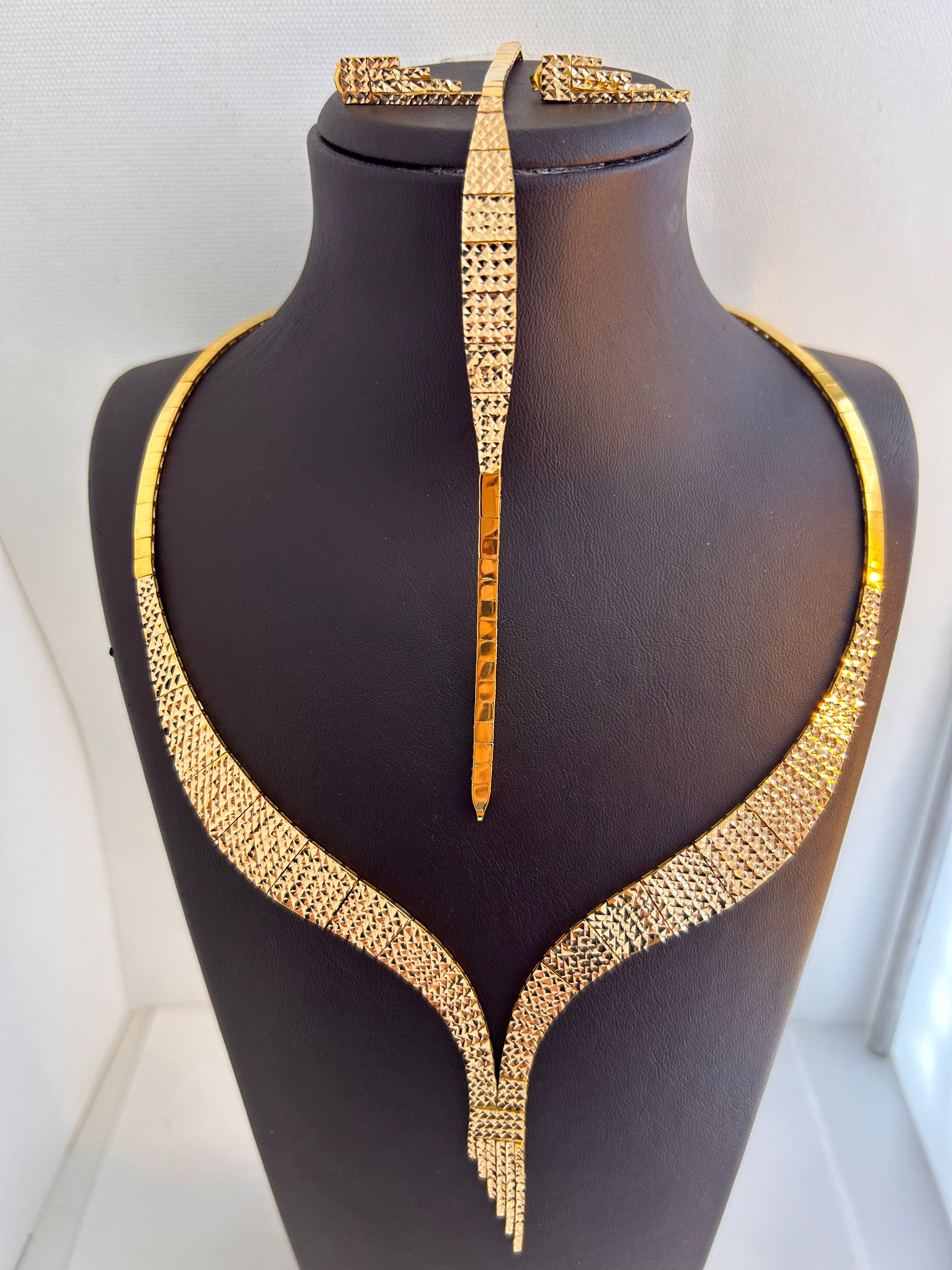 S33 SET 39.56 Gram 22 Ayar 