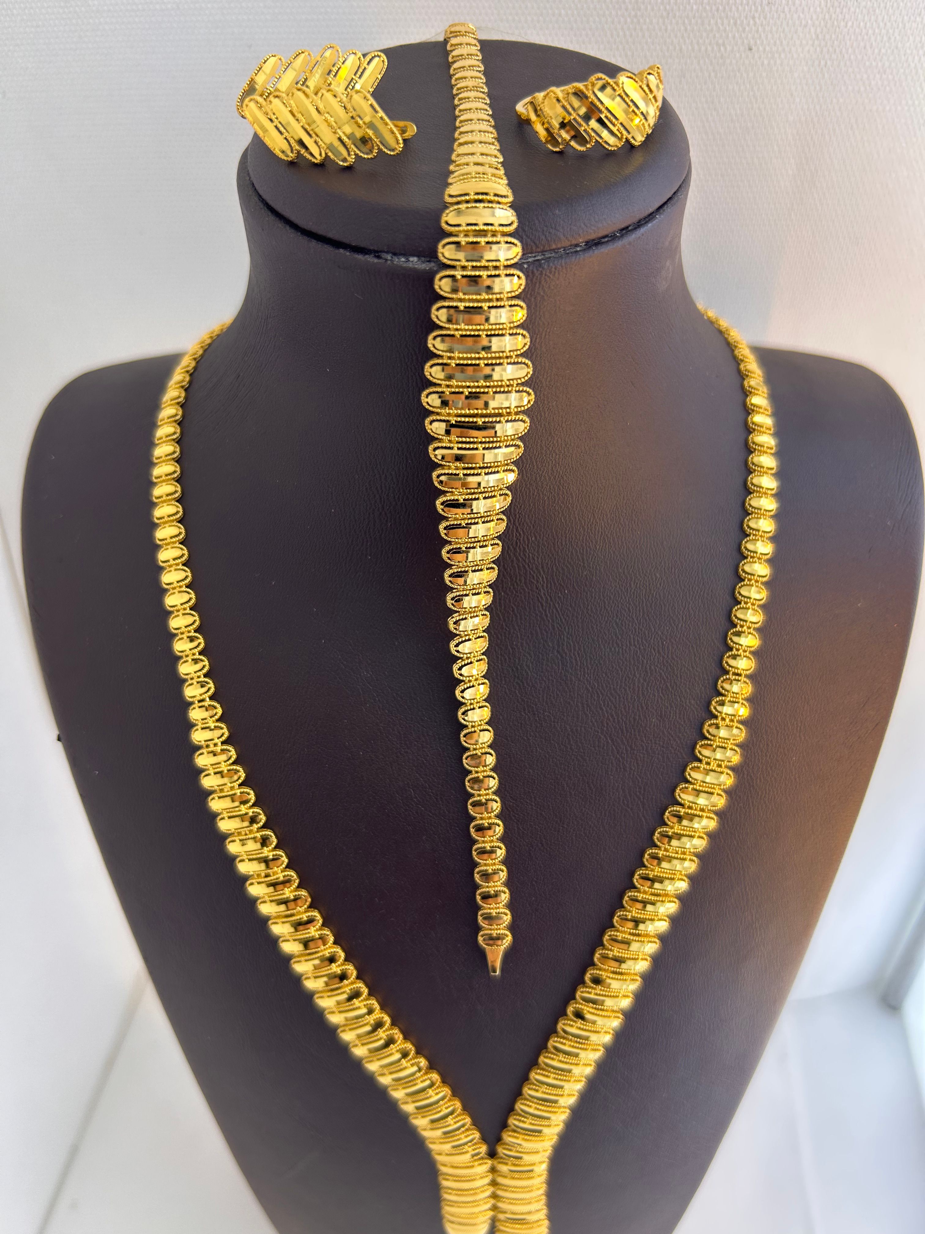 S17 SET 38.07 Gram 22 Ayar