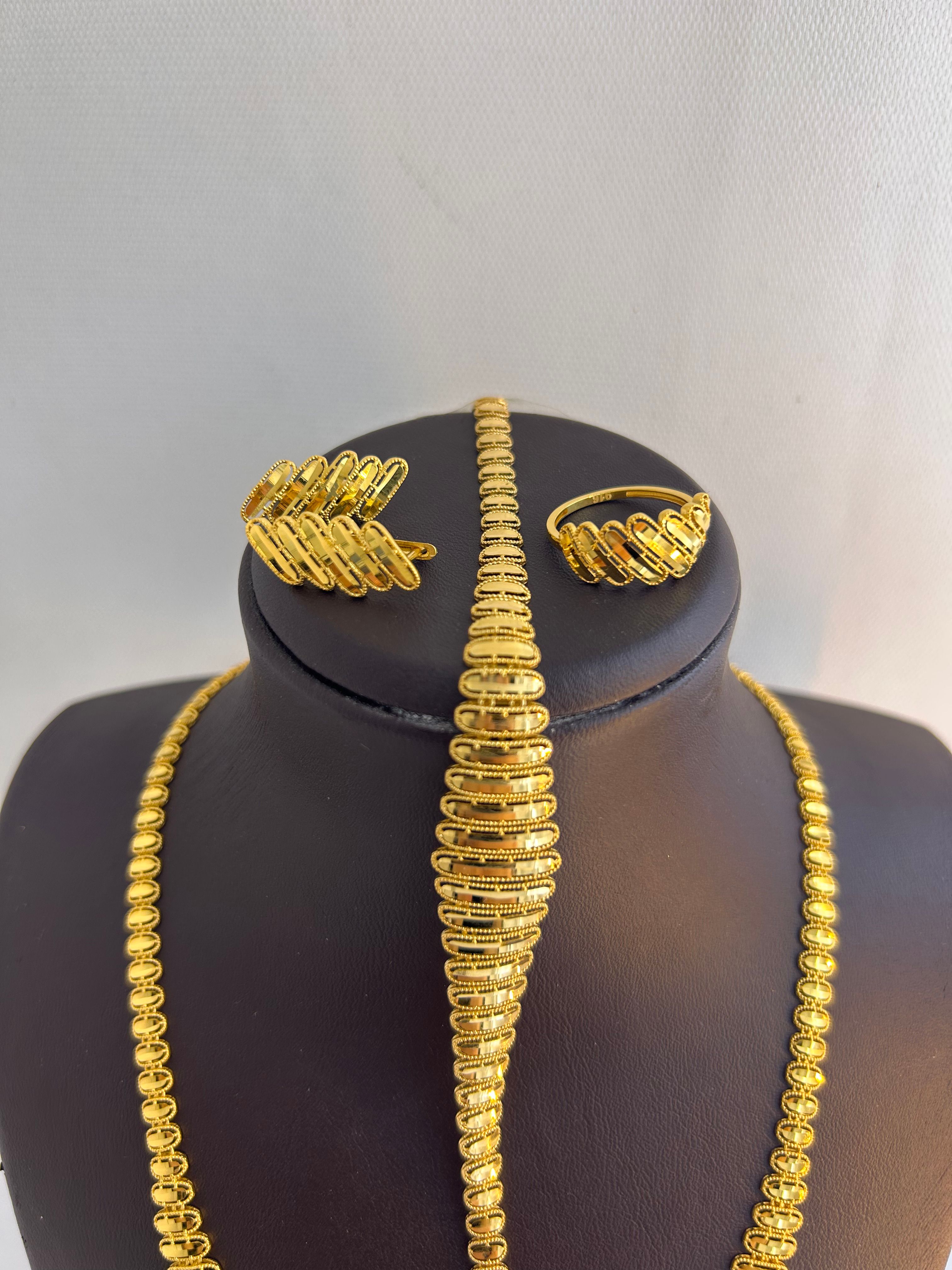 S17 SET 38.07 Gram 22 Ayar