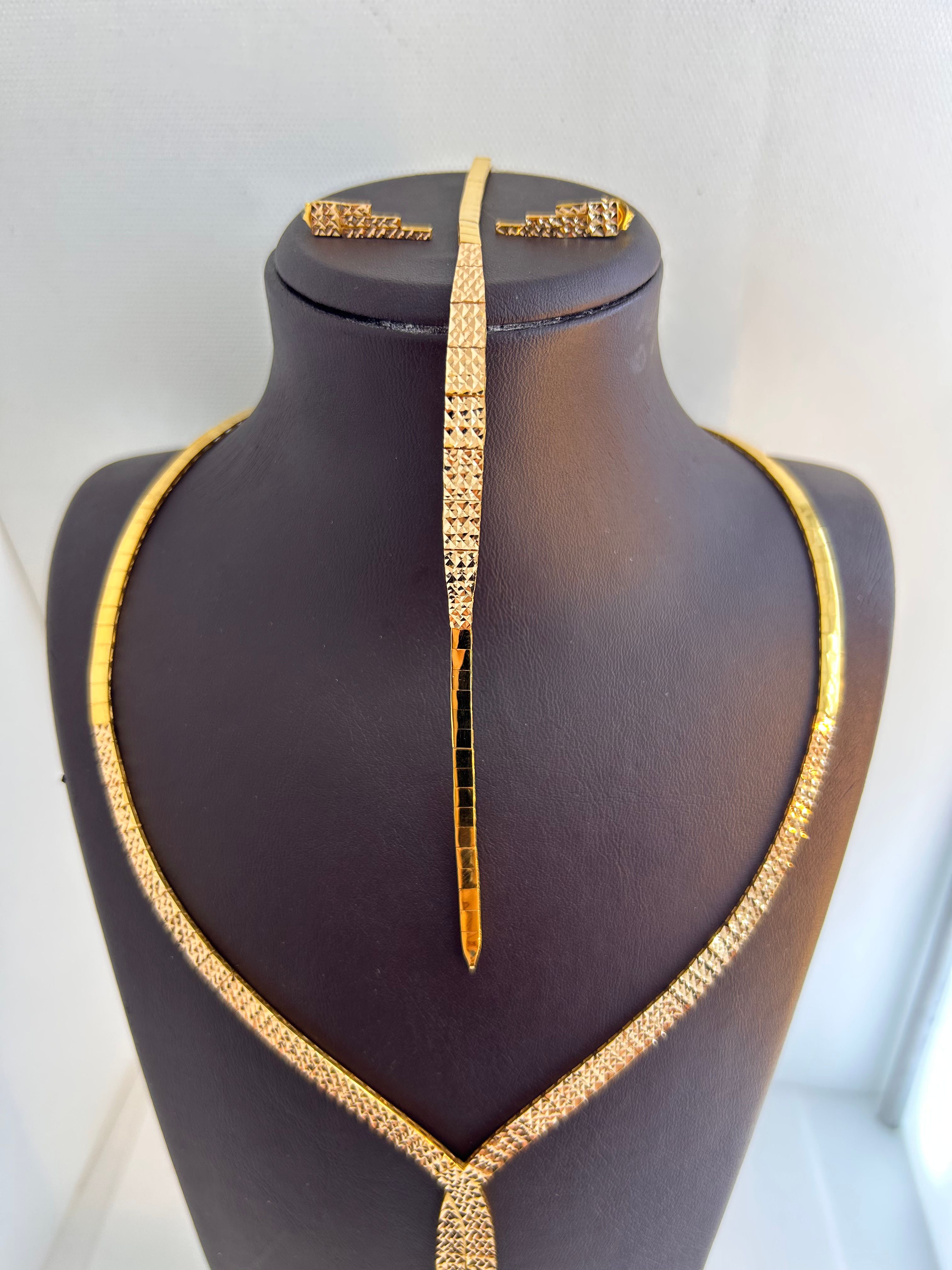 S32 SET 33.26 Gram 22 Ayar
