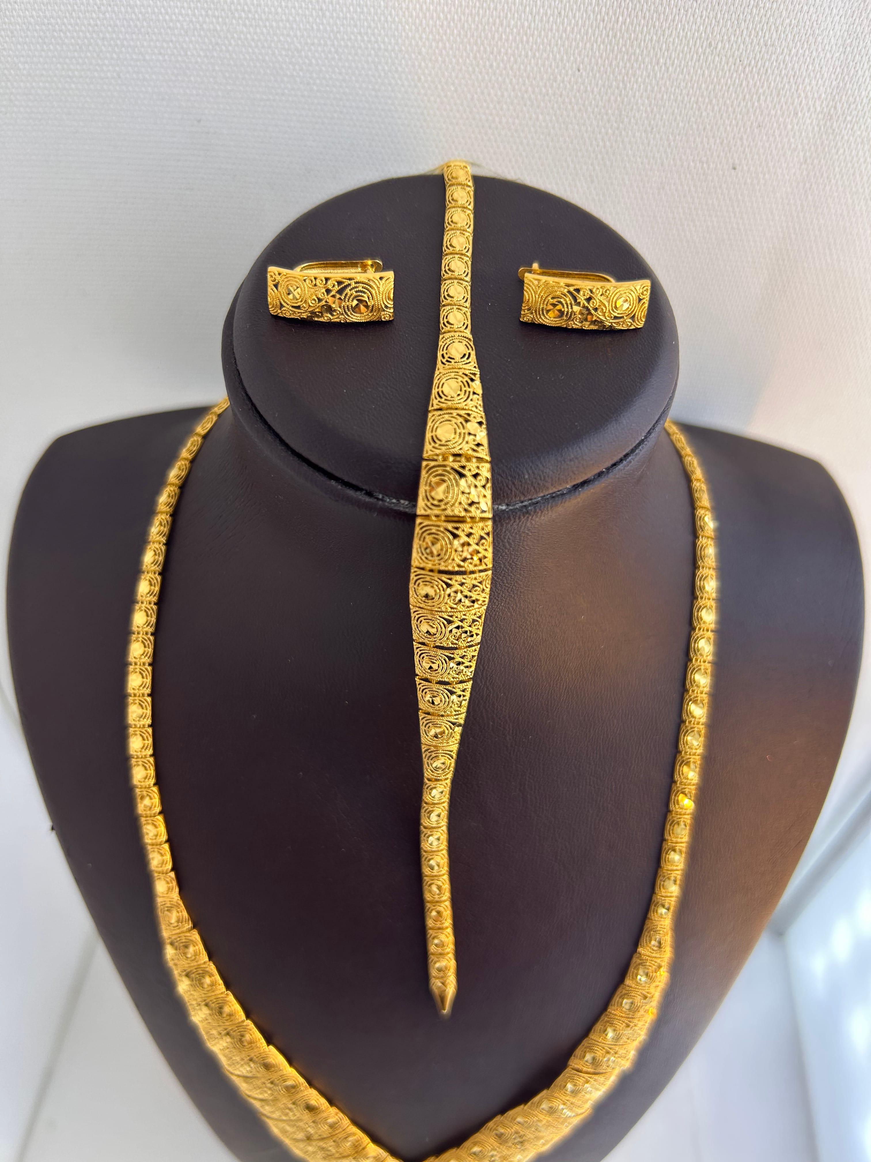 S18 SET 33.56 Gram 22 Ayar