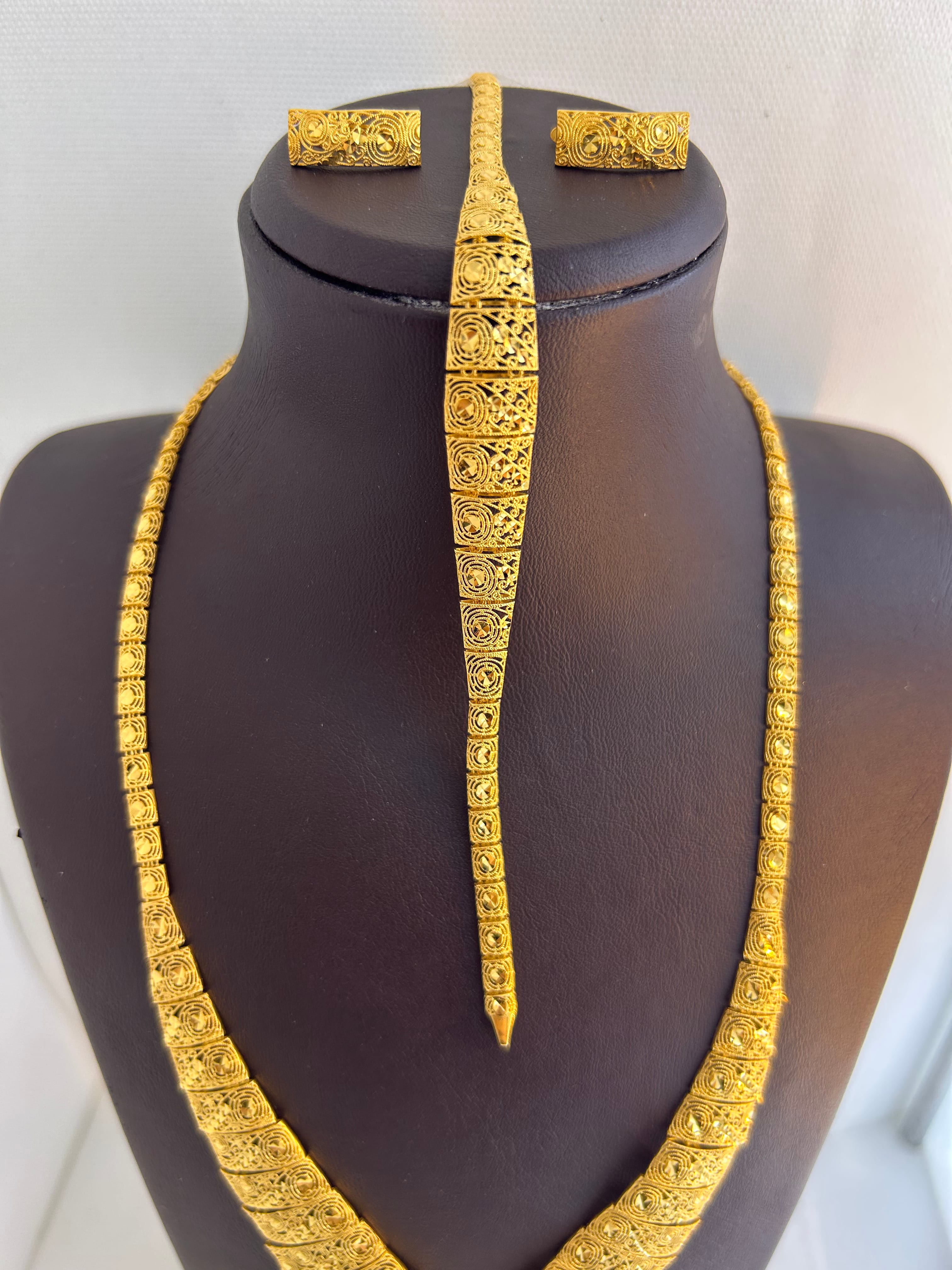 S18 SET 33.56 Gram 22 Ayar