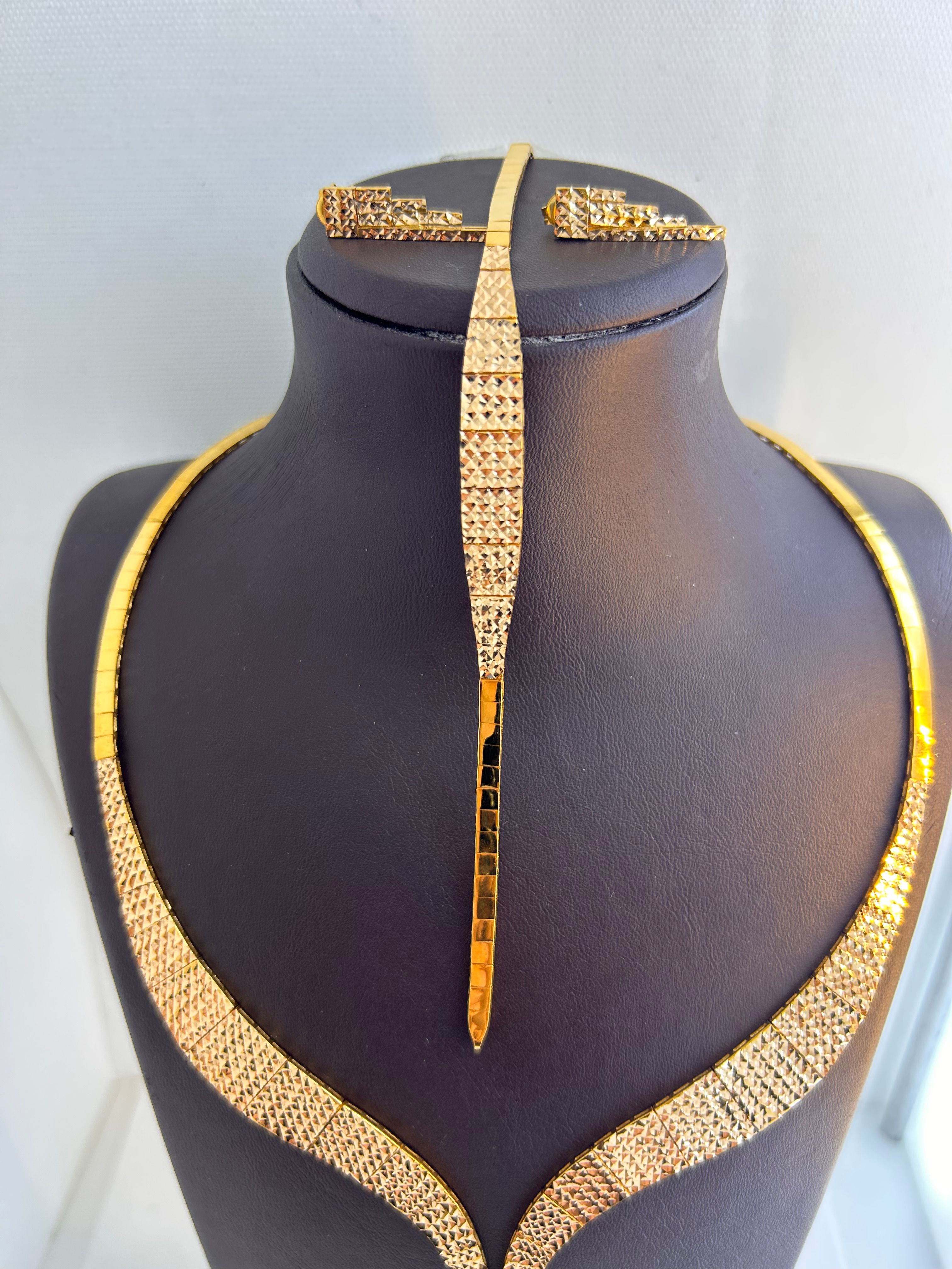 S33 SET 39.56 Gram 22 Ayar 
