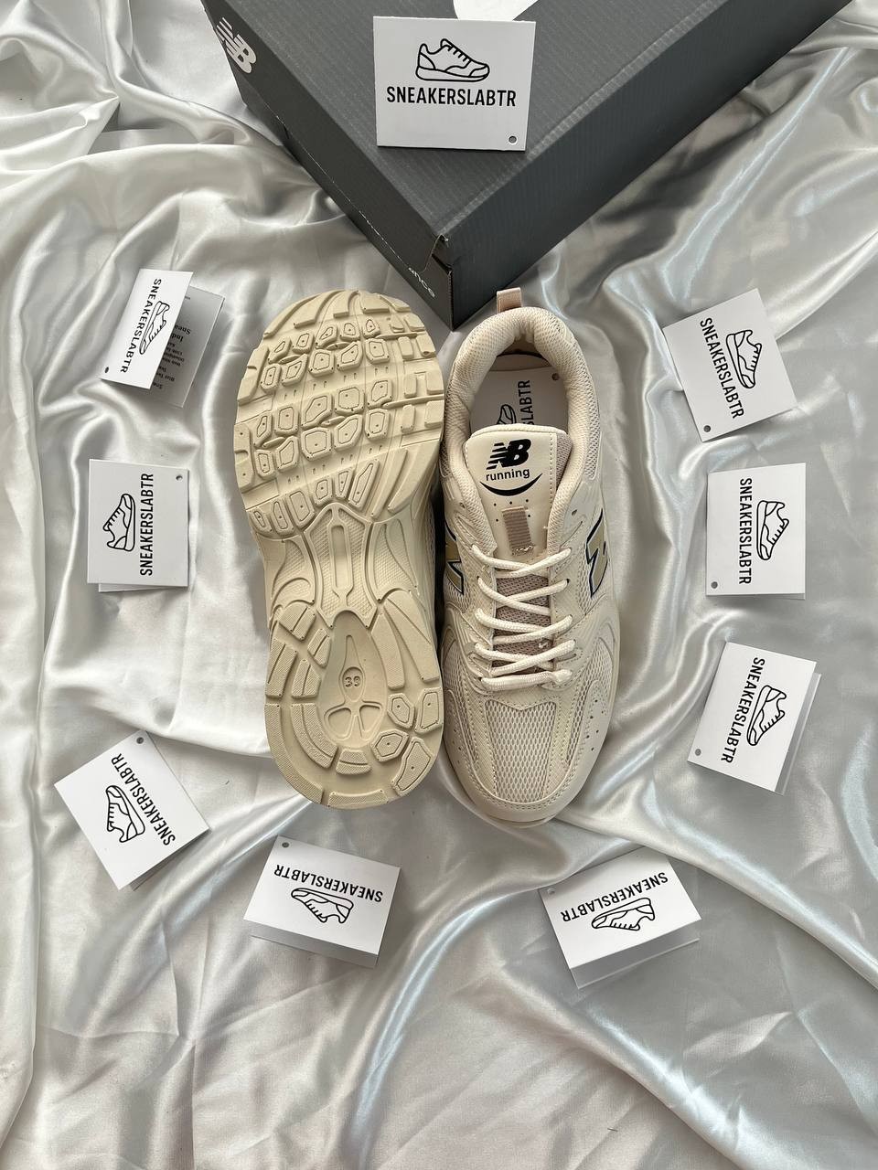 New Balance 530 Beige