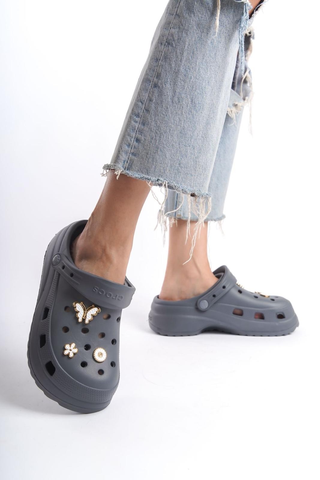 Crocs Tokalı Terlik Koyu Gri