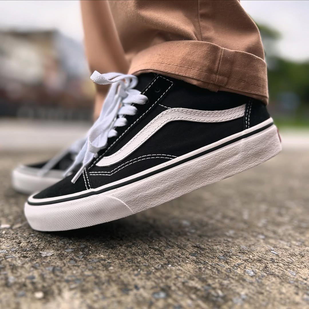 Vans Old Skool Black White