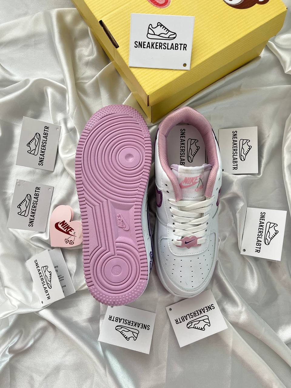 Nike Air Force 1 Low Valentine's Day Lila