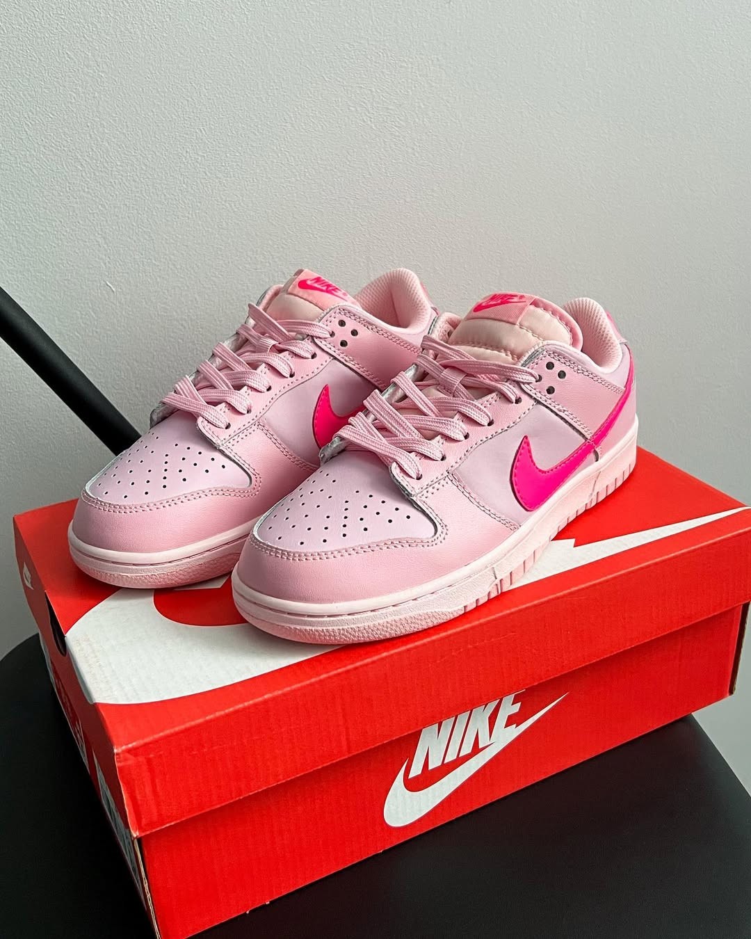 Nike SB Dunk Low Triple Pink