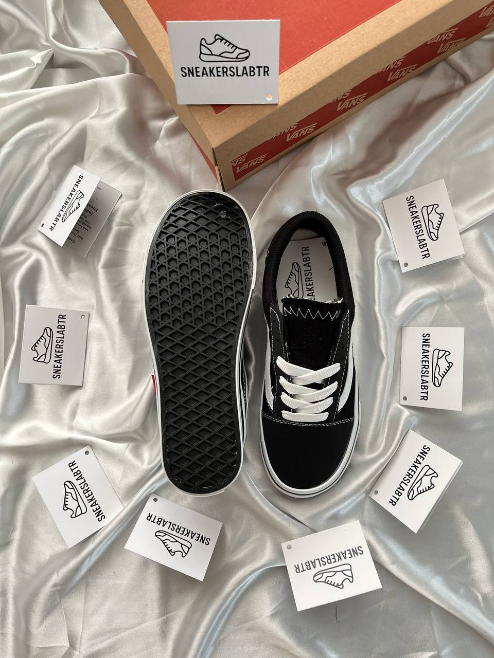 Vans Old Skool Black White