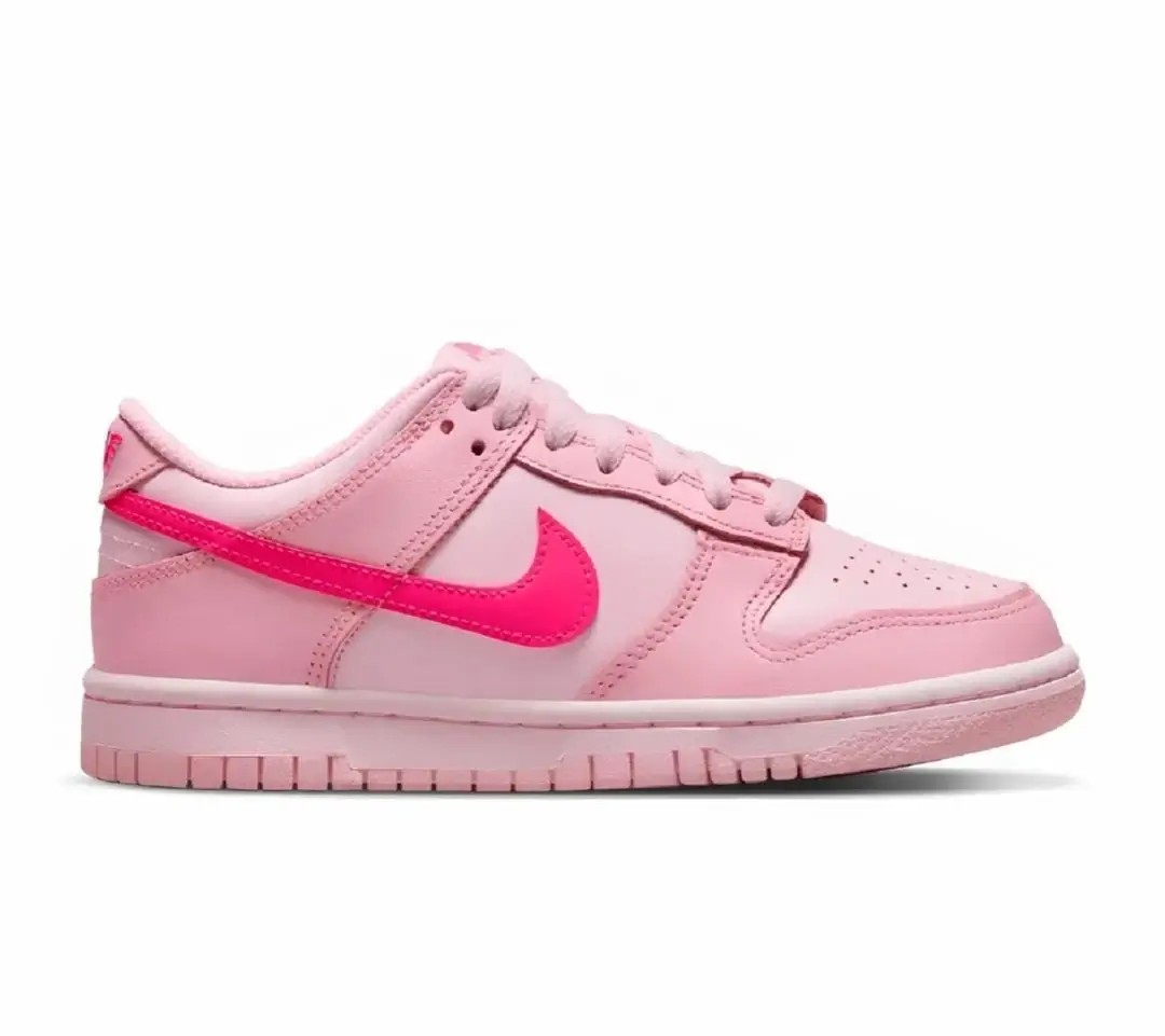 Nike SB Dunk Low Triple Pink