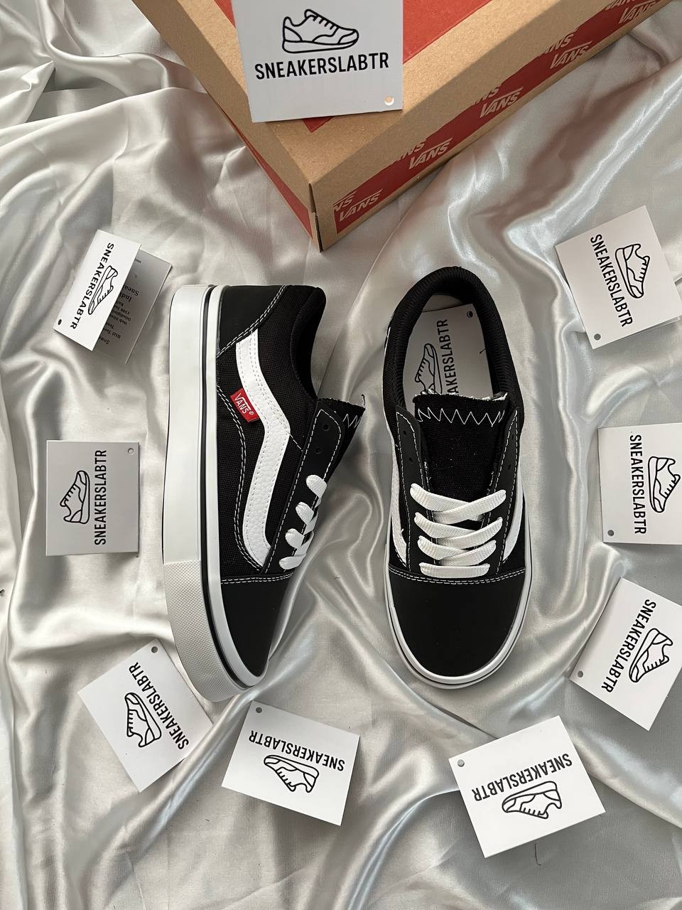 Vans Old Skool Black White