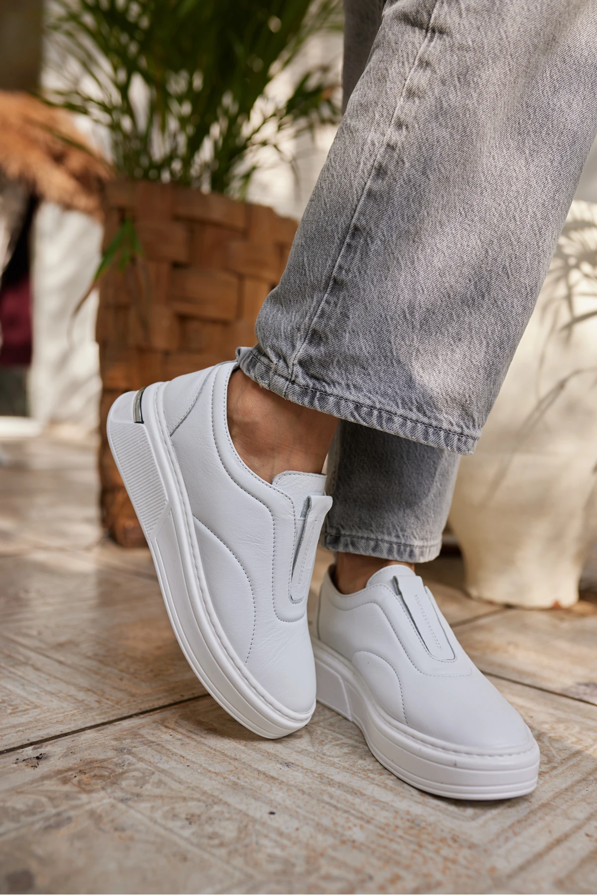 SARR KADIN BEJ GERCEK DERİ LASTIK DETAY CASUAL AYAKKABİ