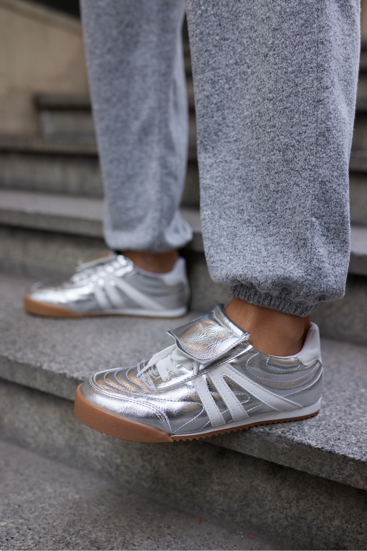 EDUARD KADIN GUMUS DIKISLI BAGCIKLIN SNEAKER