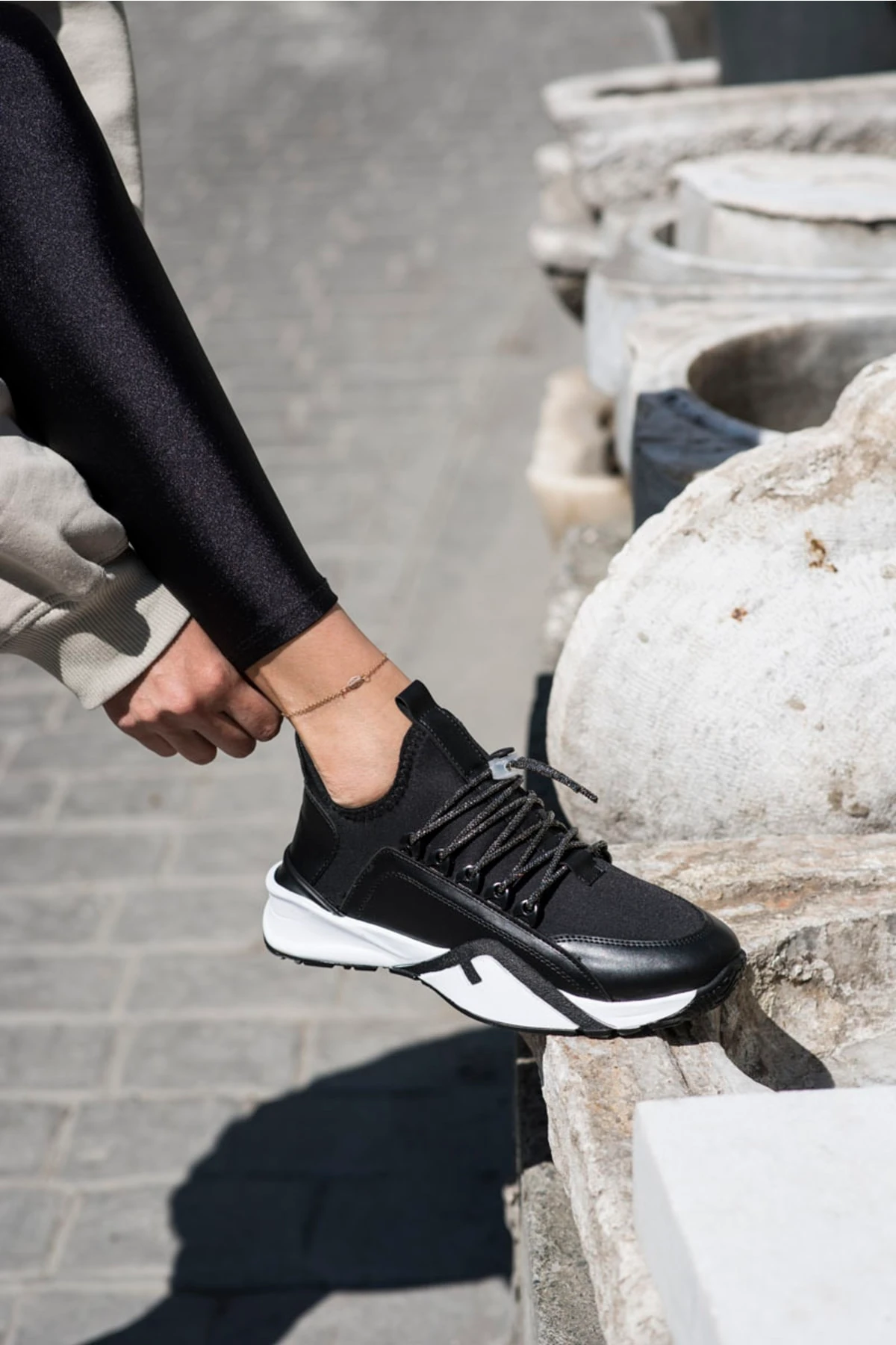 Salva Kadın Siyah Scuba Kumaş Taş Detay Sneaker