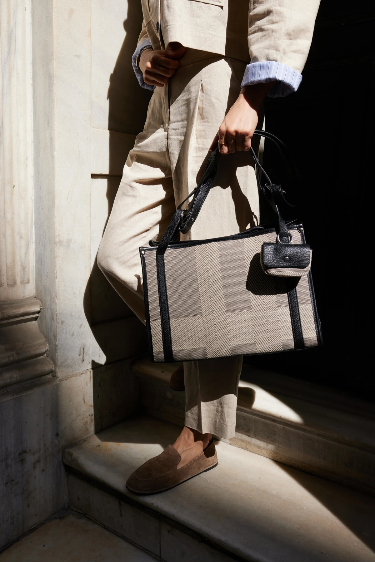 FLOFY KADIN GRİ SİYAH KUMAŞ İTHAL OMUZ ÇANTA