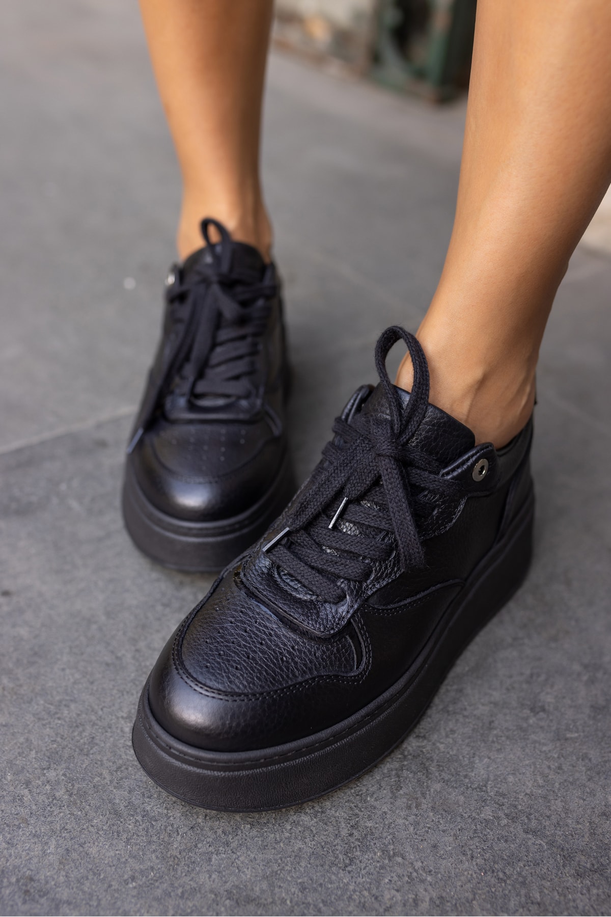 CARY KADİN SİYAH BAGCIKLI GERCEK DERİ SNEAKER