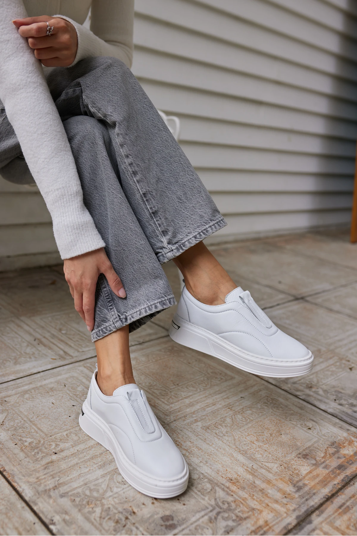 SARR KADIN BEJ GERCEK DERİ LASTIK DETAY CASUAL AYAKKABİ