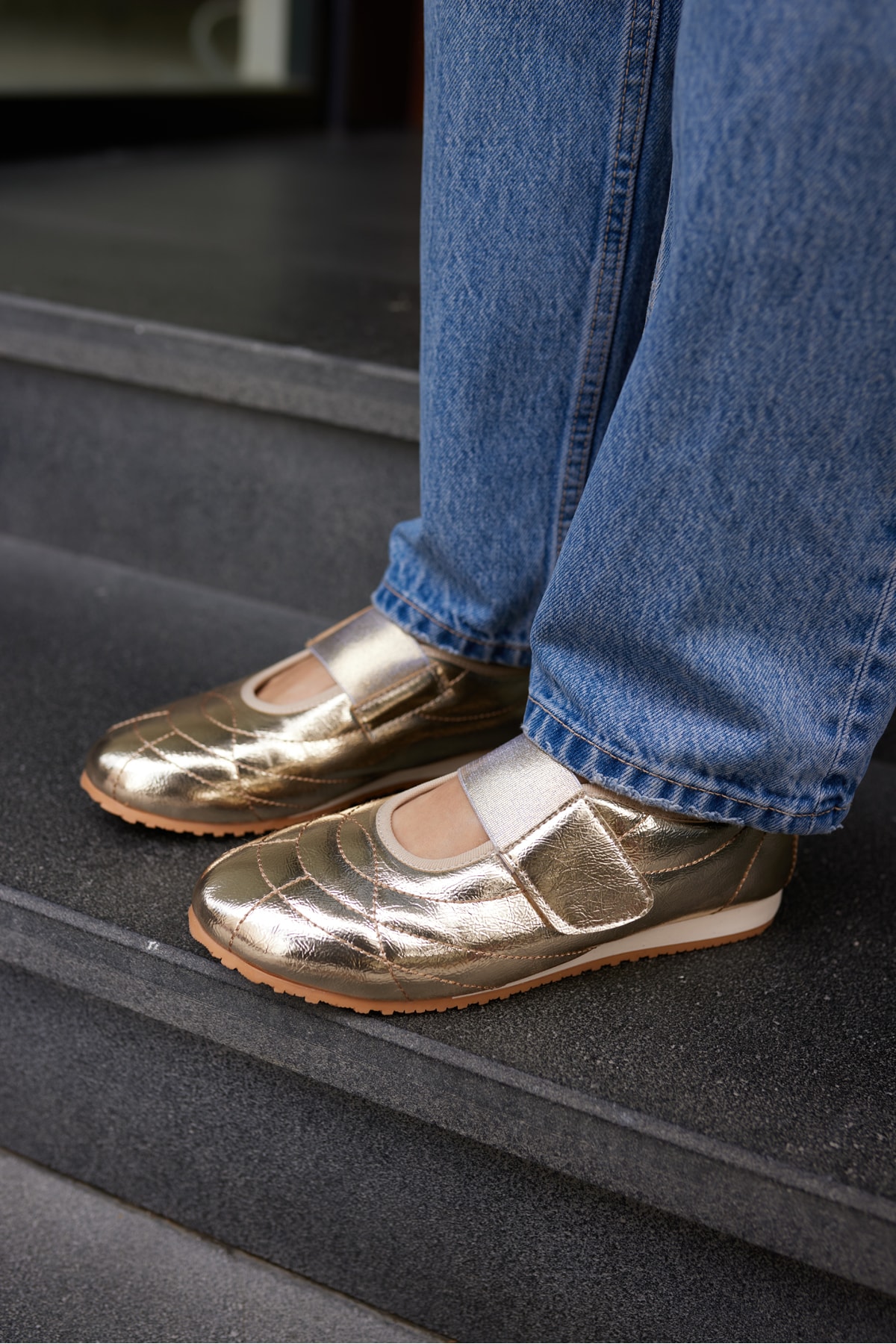 BARTU KADIN GOLD LASTIK DETAY SNEAKER