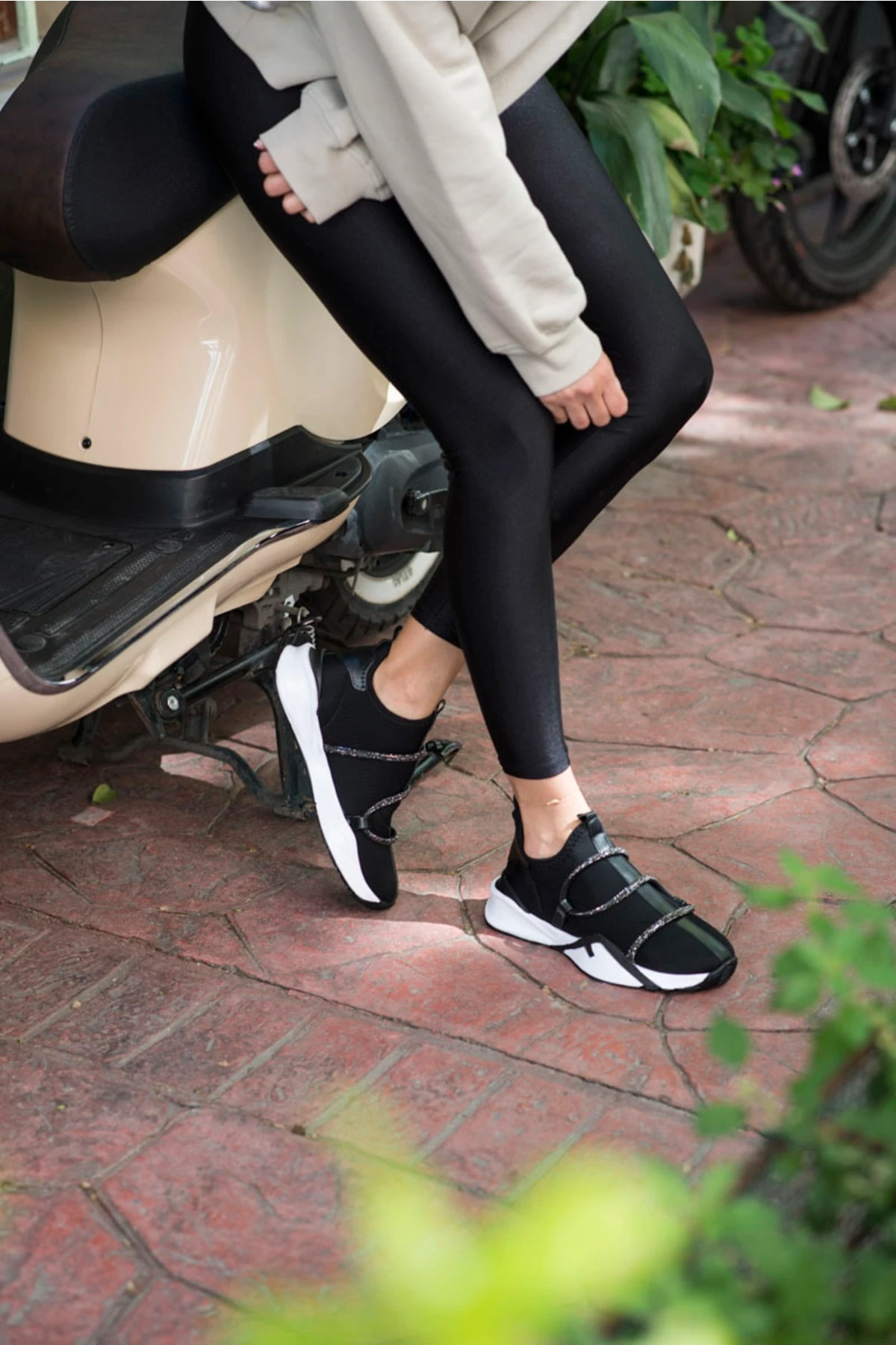 Elen Kadin Bej Taş Detay Trıko Sneaker