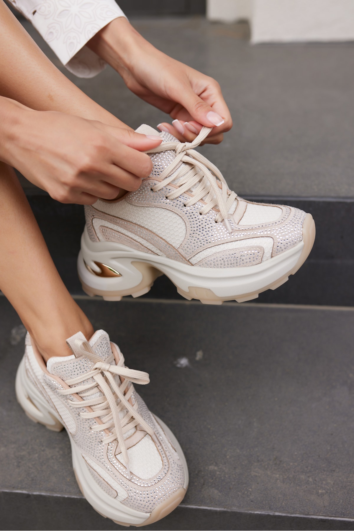 SOCHI KADIN BEJ TAS DETAY ITHAL TABAN SNEAKER