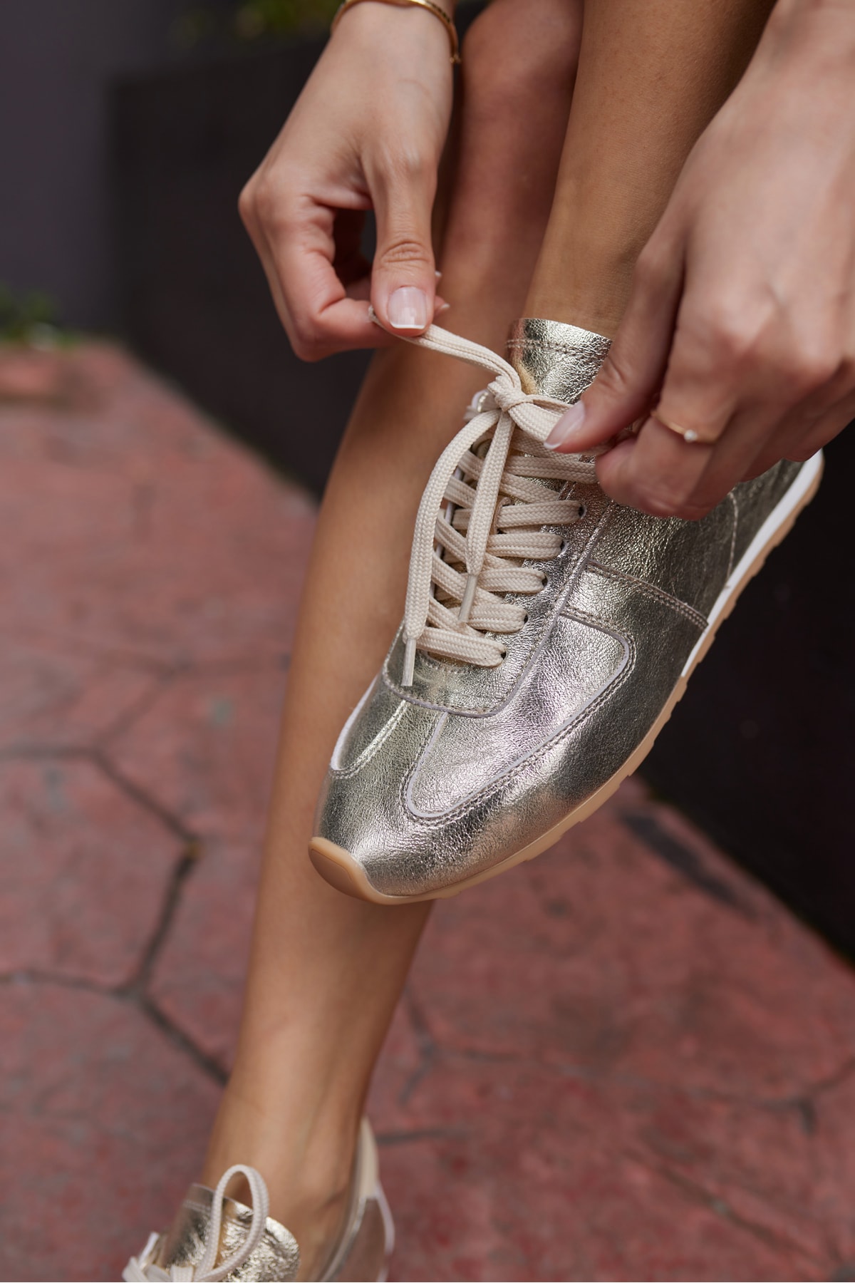 TORES KADIN ALTIN DORE GERCEK DERİ BAGCIKLI SNEAKER