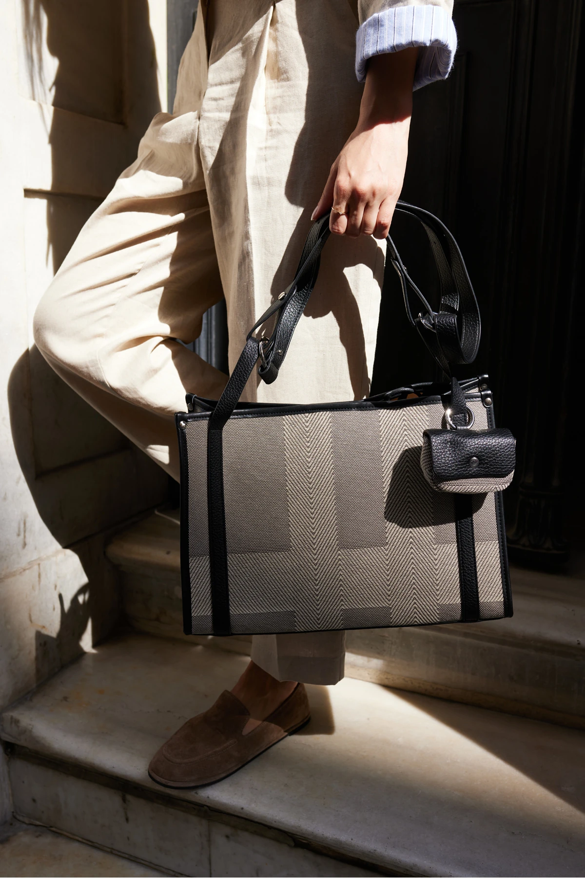 FLOFY KADIN GRİ SİYAH KUMAŞ İTHAL OMUZ ÇANTA