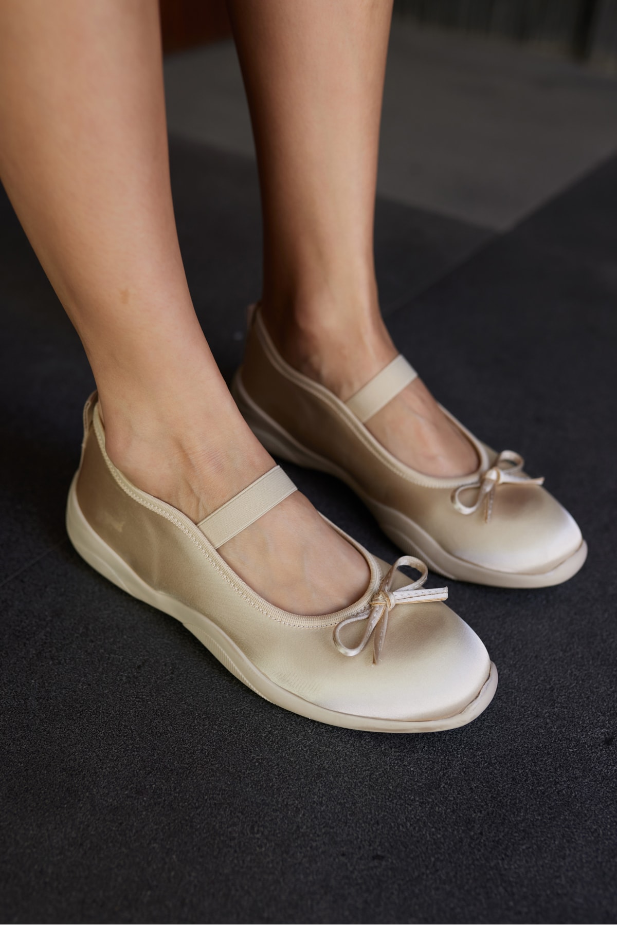 CACARES KADIN BEJ SATEN LASTİKLİ BABET SNEAKER