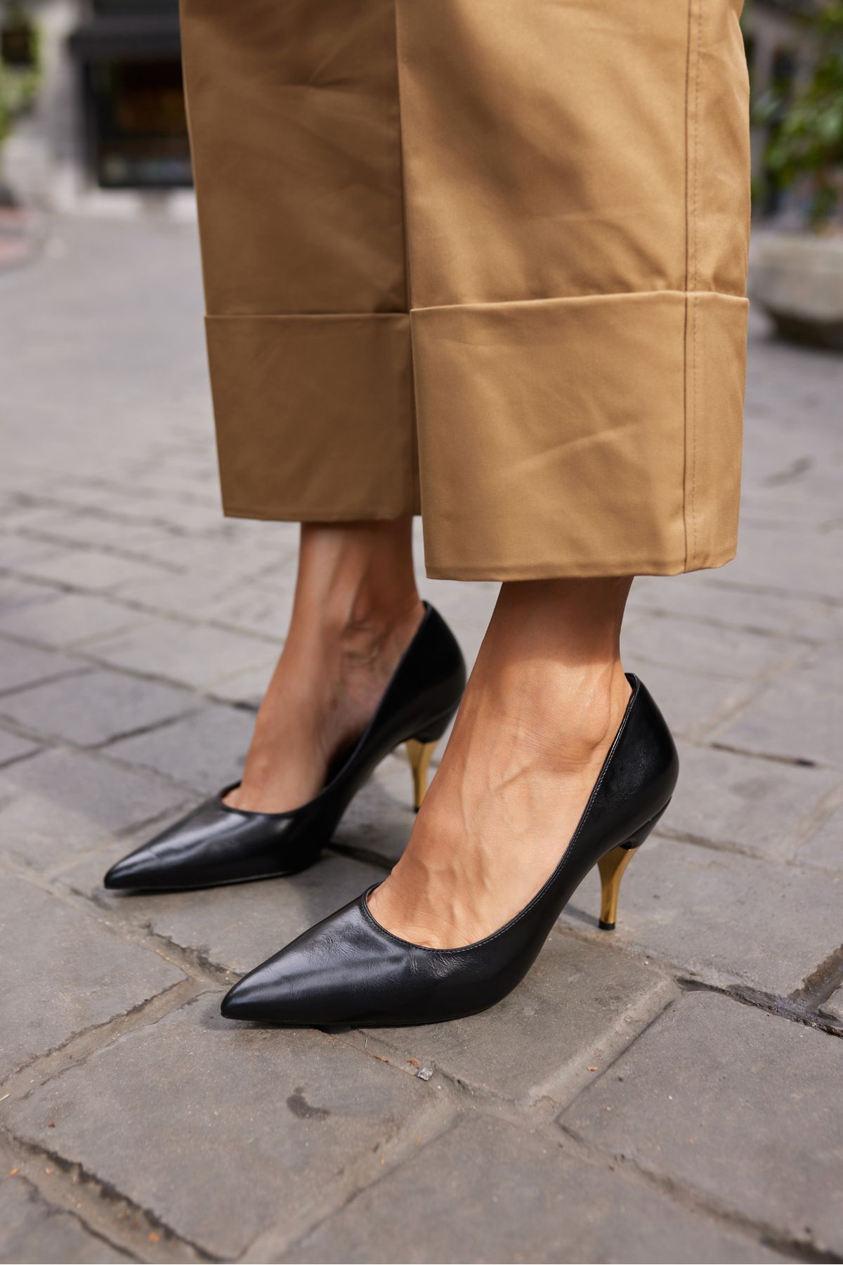 GOCCİLA KADİN SİYAH DUZ TOPUKLU STILETTO