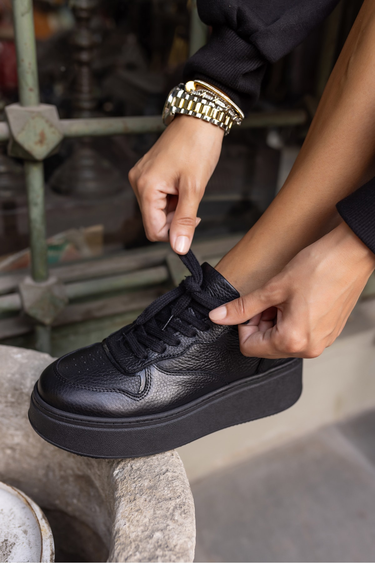 CARY KADİN SİYAH BAGCIKLI GERCEK DERİ SNEAKER