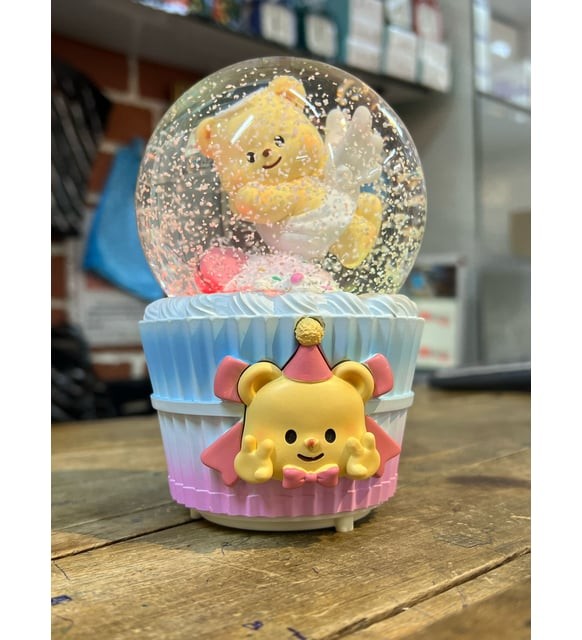 Cupcake Temalı Melek Ayıcık Temalı Işıklı Müzikli Püskürtmeli Kar Küresi