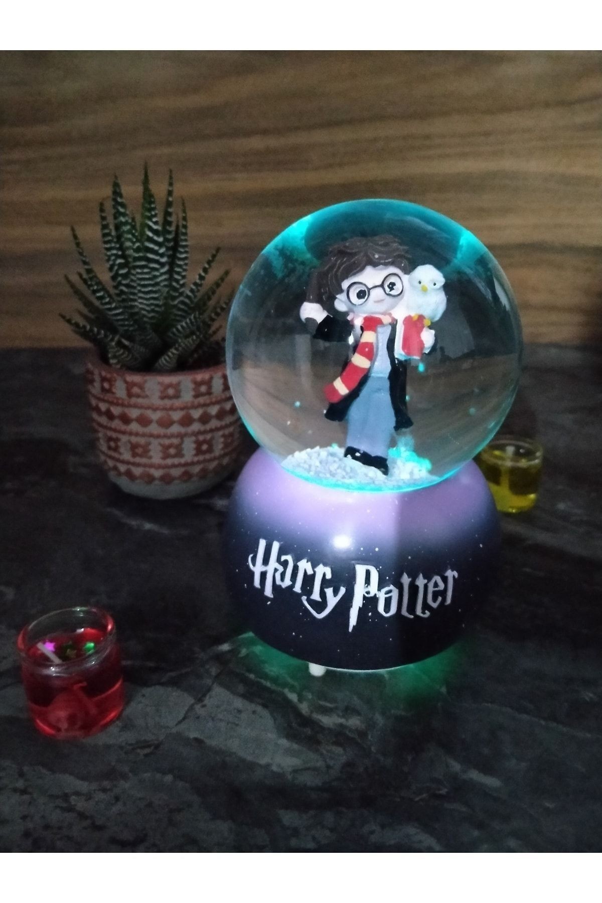Harry Potter Baykuş Ayrıntılı Işıklı Orta Boy Kar Küresi