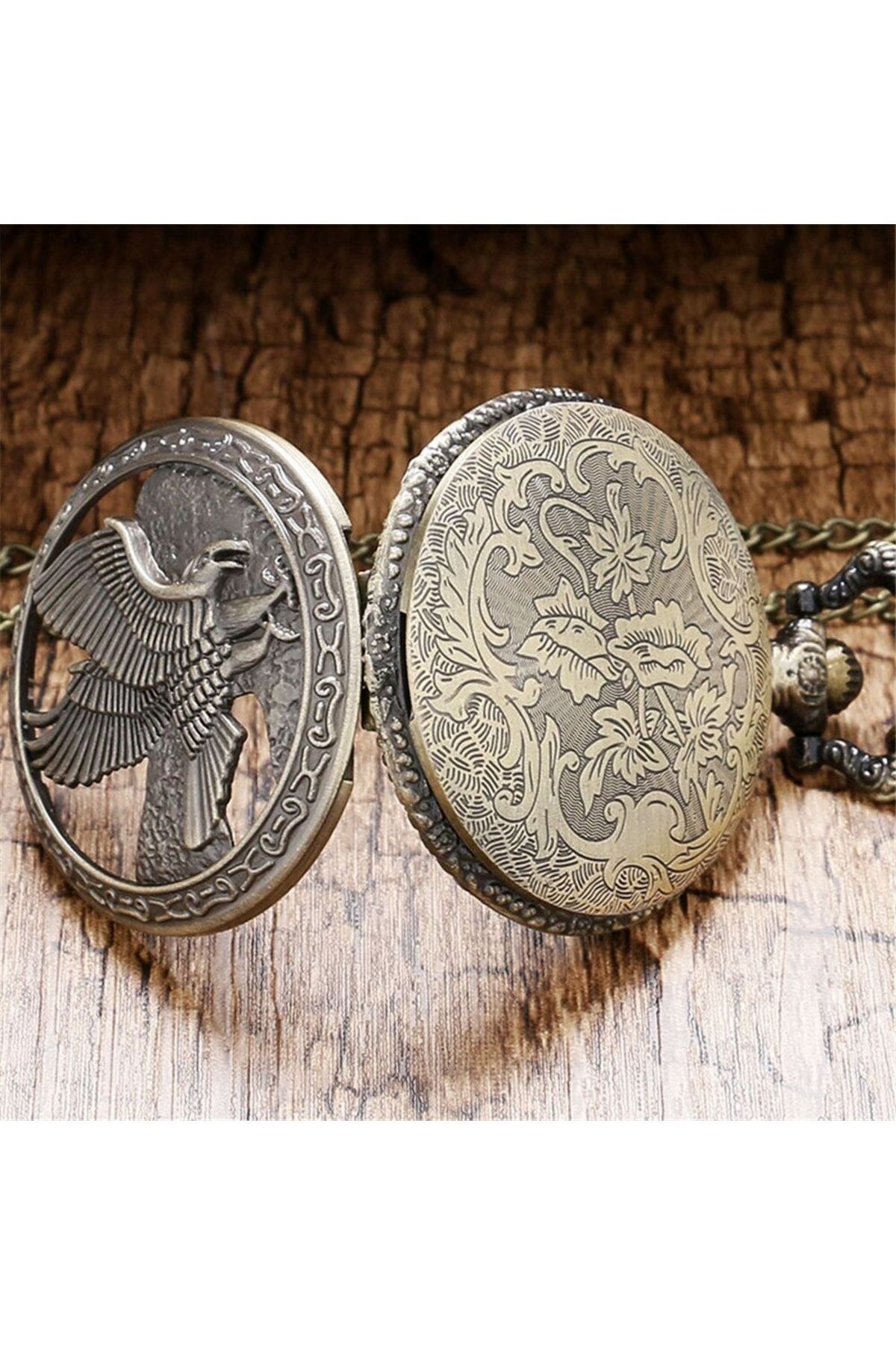 Retro Kartal Kabartmalı Quartz Köstekli Saat