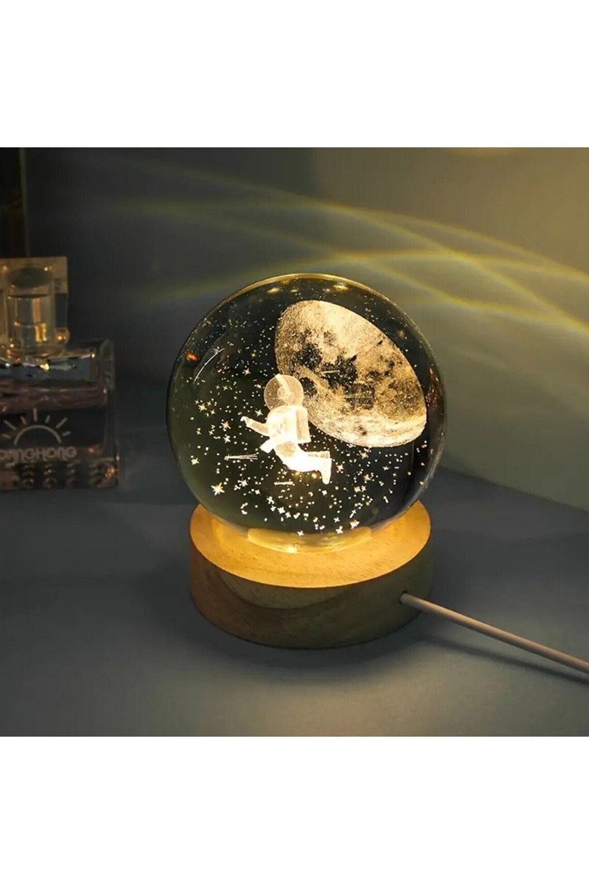 Kişiye Özel Büyük Boy Işıklı Ahşap Kaideli Astronot Temalı Cam Küre 8cm