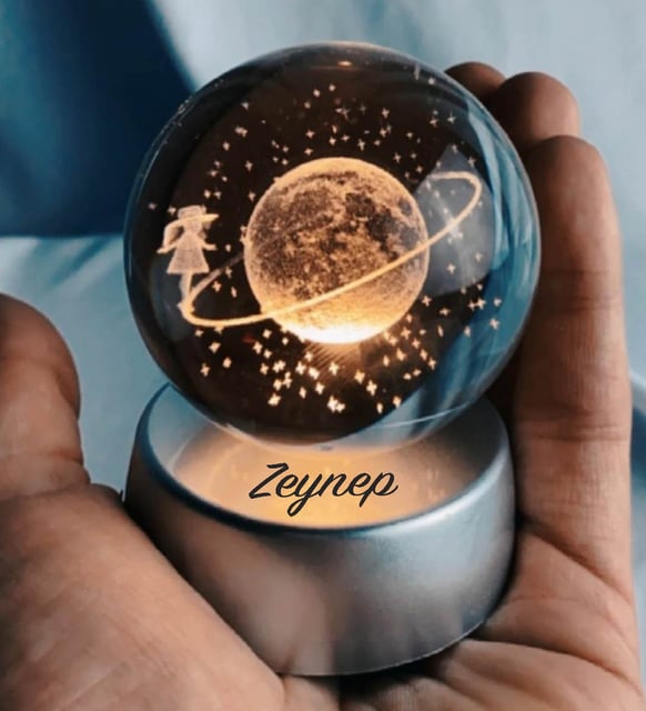 Kişiye Özel Satürn Kız Işıklı Cam Küre & İstiridye İçinde Gerçek İnci Kolye