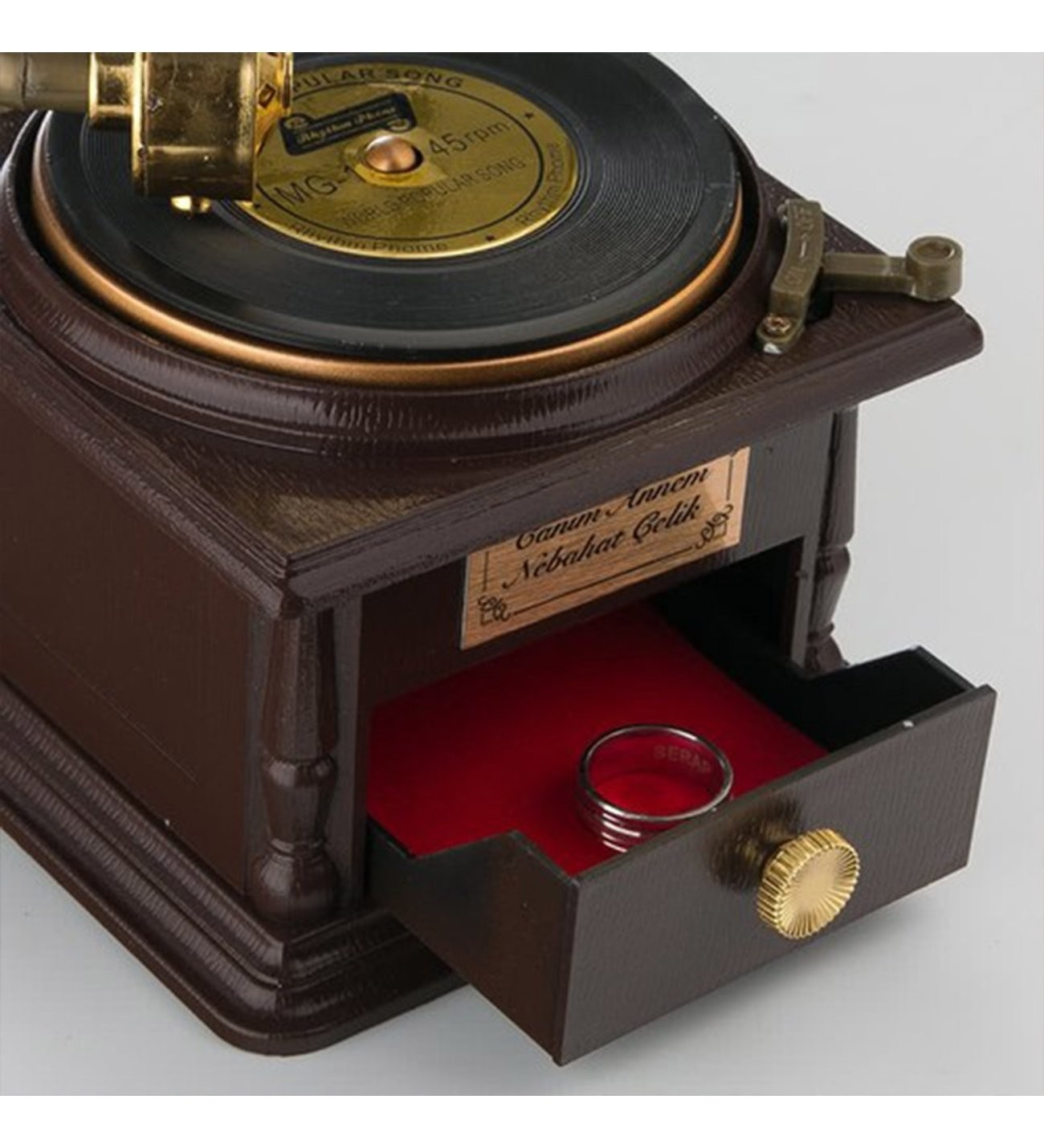 Sevgiliye Hediye İsim Yazılı Nostaljik Müzik Kutusu Gramofon