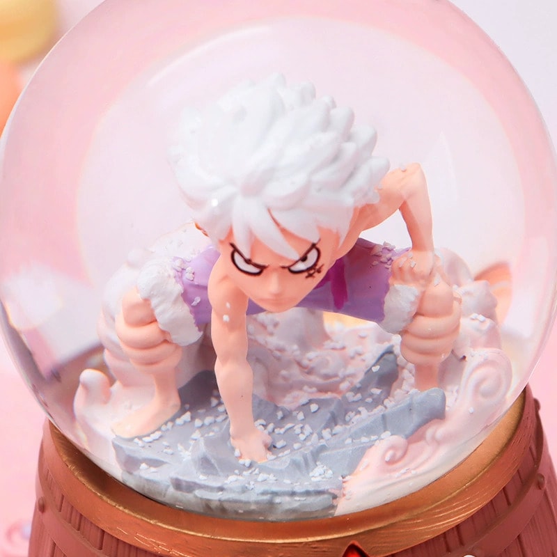 One Piece Luffy Figürlü Temalı Büyük Boy Püskürtmeli Müzikli Işıklı Kar Küresi