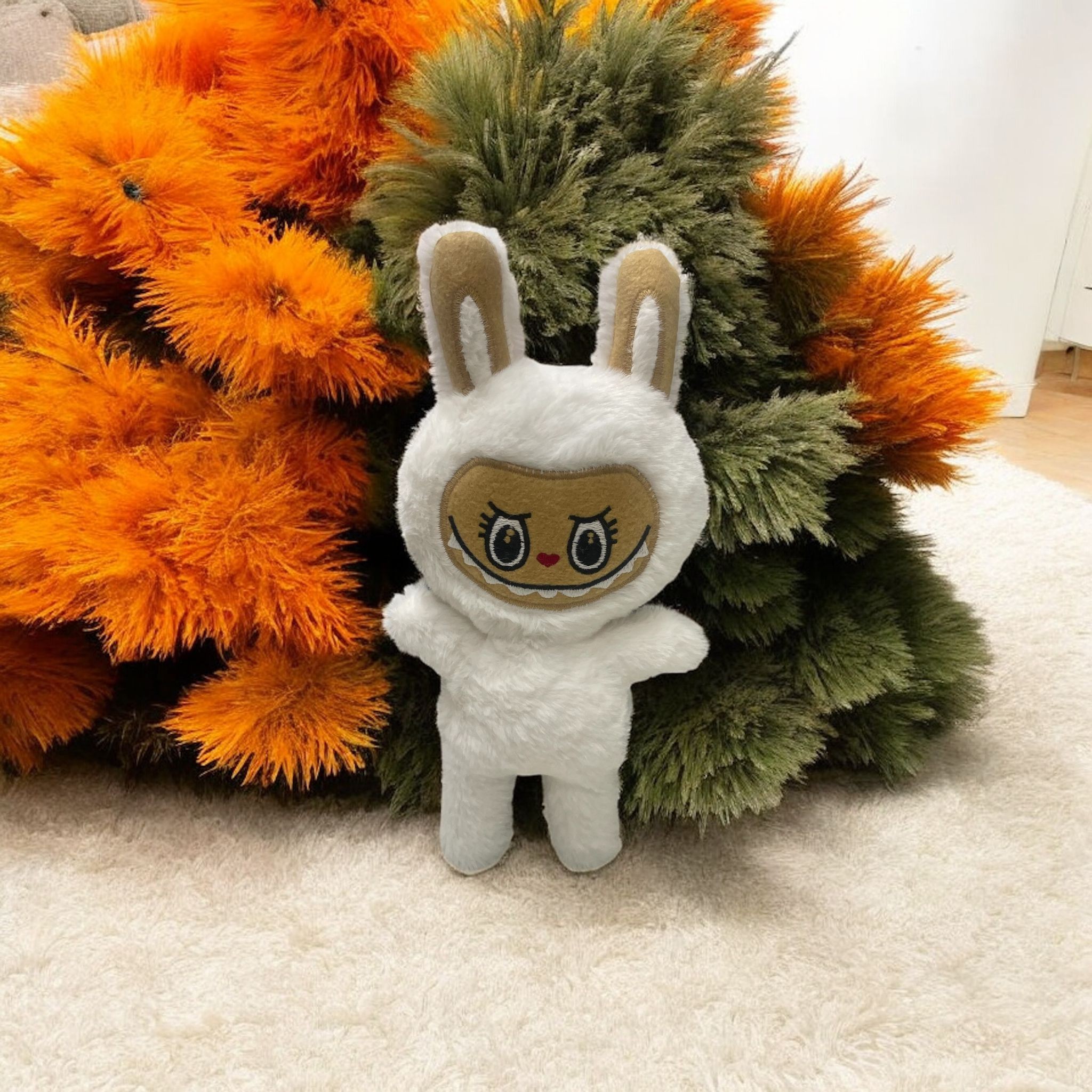 Mini Beyaz Tavşan Kostümlü Labubu Peluş Oyuncak