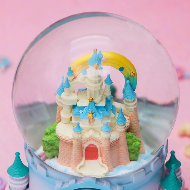 Prenses Ve Şato Temalı Işıklı Müzikli Püskürtmeli Büyük Boy Kar Küresi