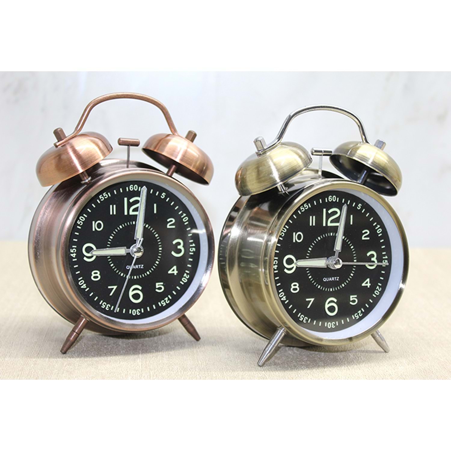 Dekoratif Büyük Boy Masa Üstü Işıklı Çalar Saat 17*11 Cm