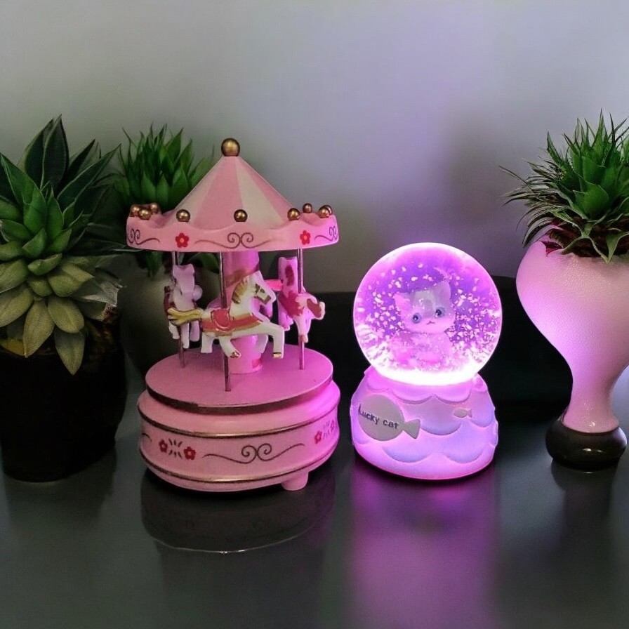 Sevimli Kedi Işıklı Müzikli Orta Boy Kar Küresi Atlı Karınca Müzik Kutusu