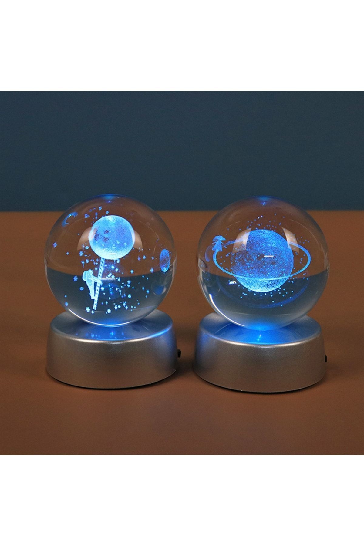 2'li Satürn Kız Ve Astronot Işıklı Cam Küre 8cm*6cm