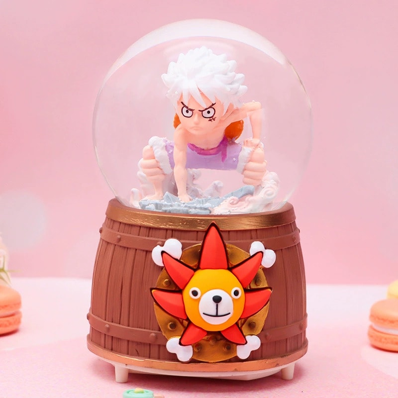 One Piece Luffy Figürlü Temalı Büyük Boy Püskürtmeli Müzikli Işıklı Kar Küresi