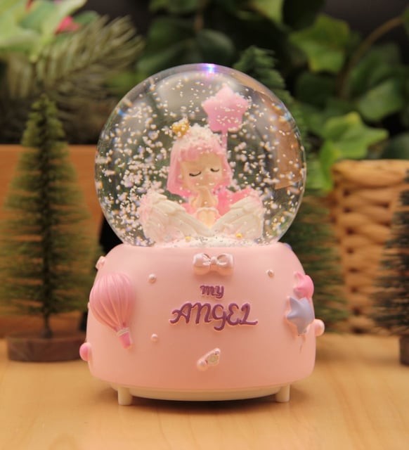 My Angel Temalı Büyük Boy Püskürtmeli Işıklı ve Müzikli Kar Küresi
