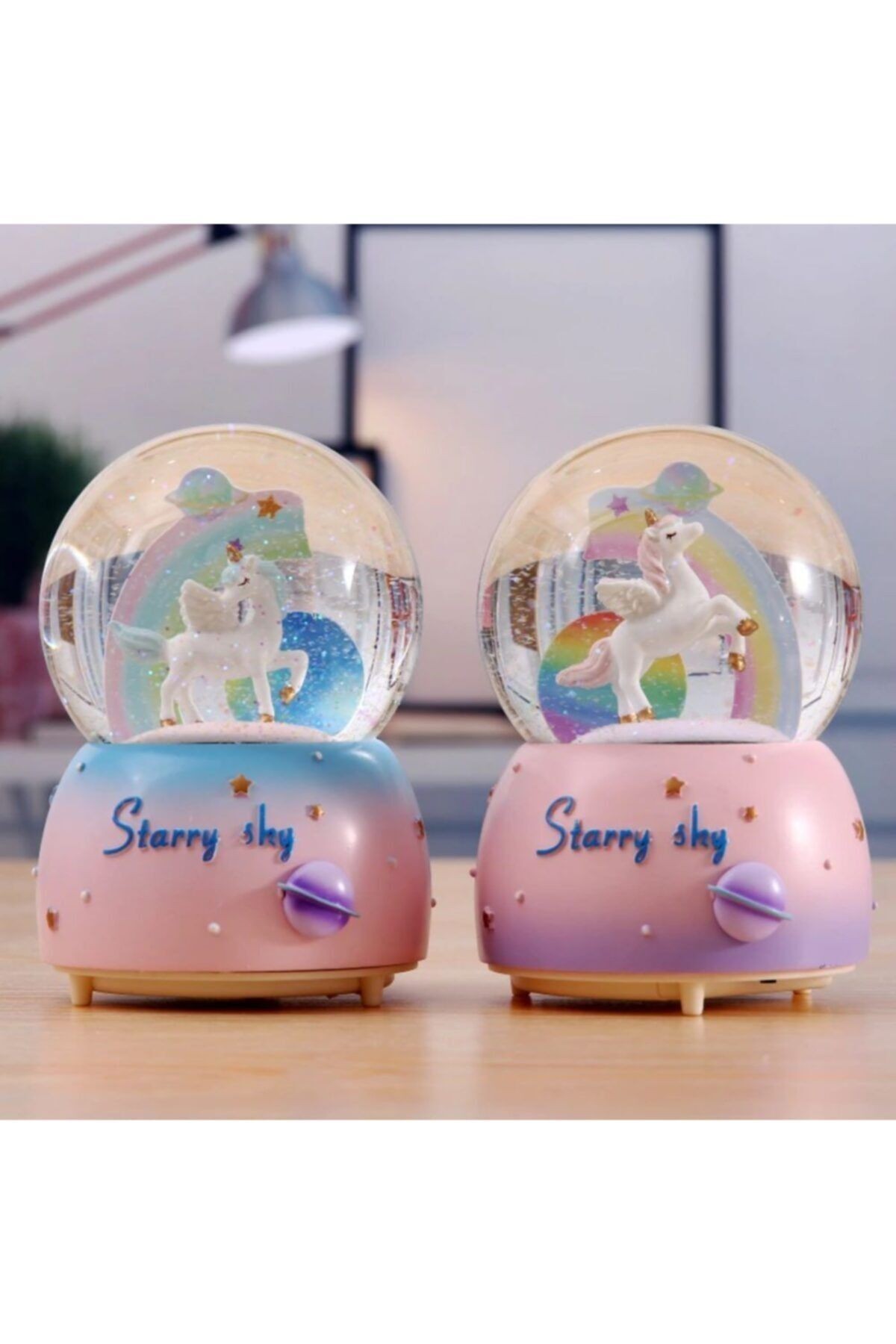 Unicorn Büyük Boy Püskürmeli Işıklı Müzikli Kar Küresi